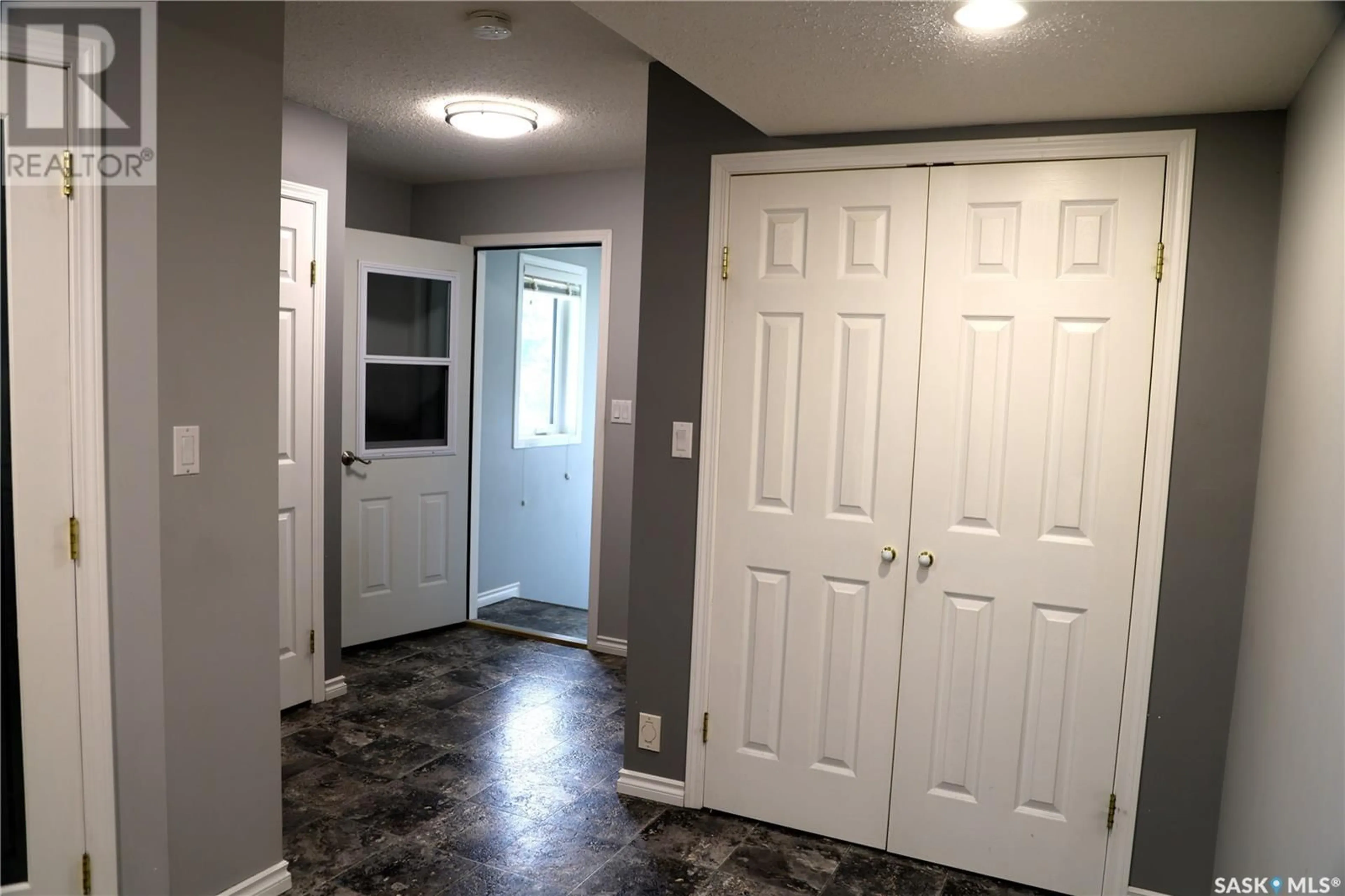 Indoor entryway for 106 BOSWELL STREET, Neudorf Saskatchewan S0A2T0