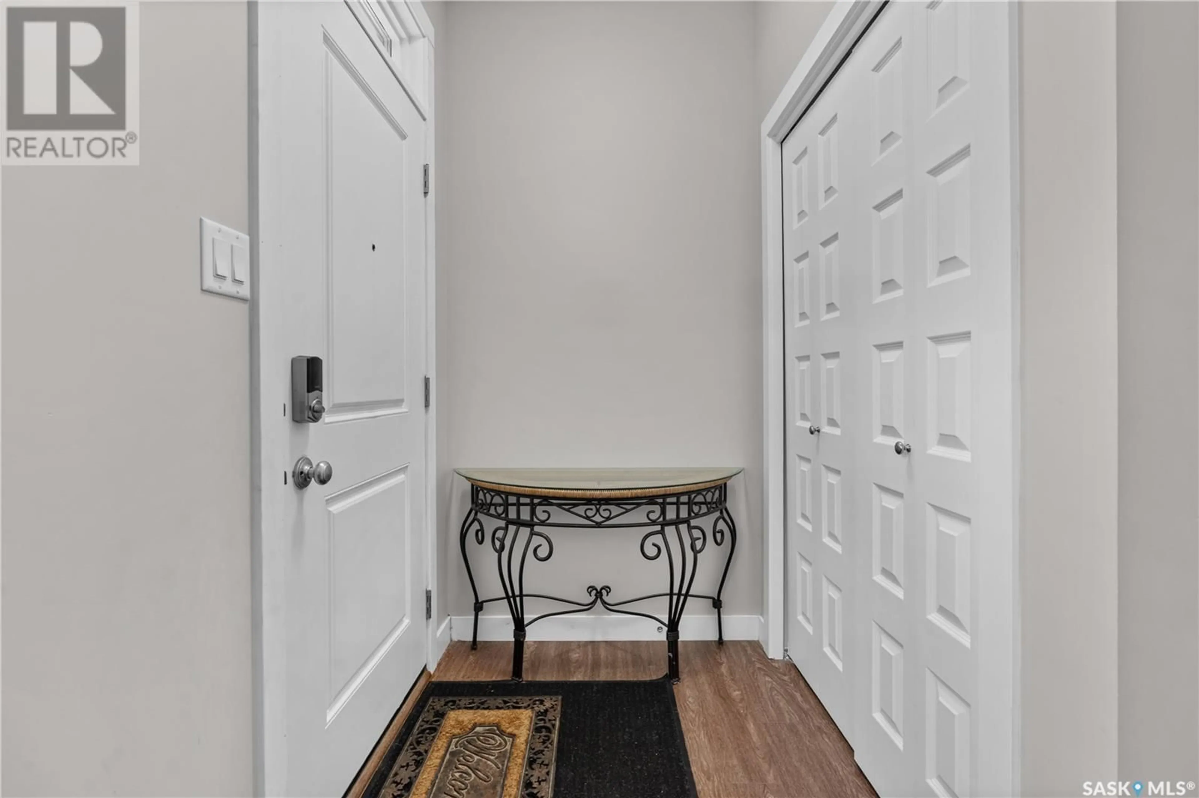 Indoor entryway for 4398 JAMES HILL ROAD, Regina Saskatchewan S4W0P7