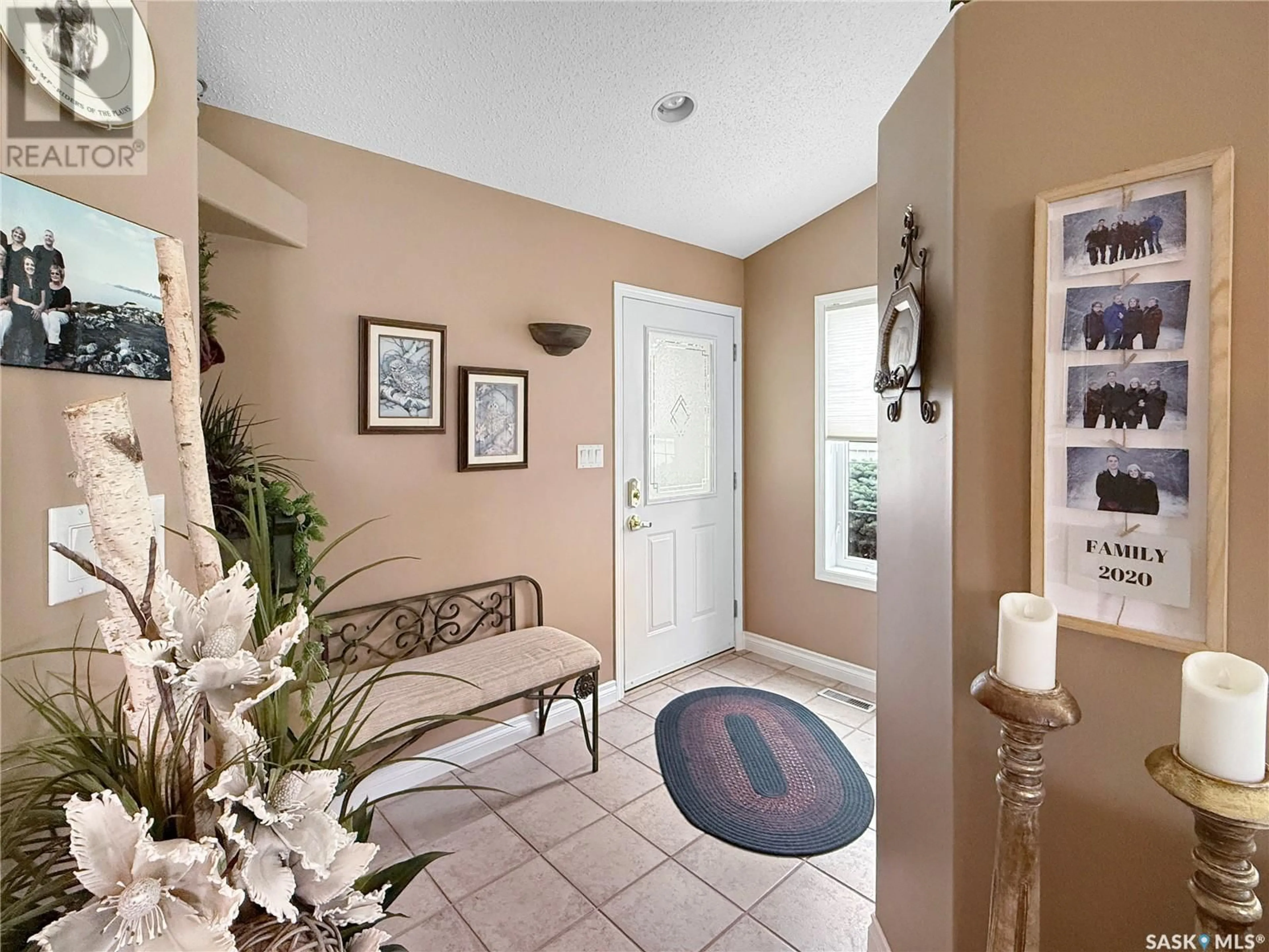 Indoor entryway for 1 - 2502 KILLDEER DRIVE, North Battleford Saskatchewan S9A3Z2