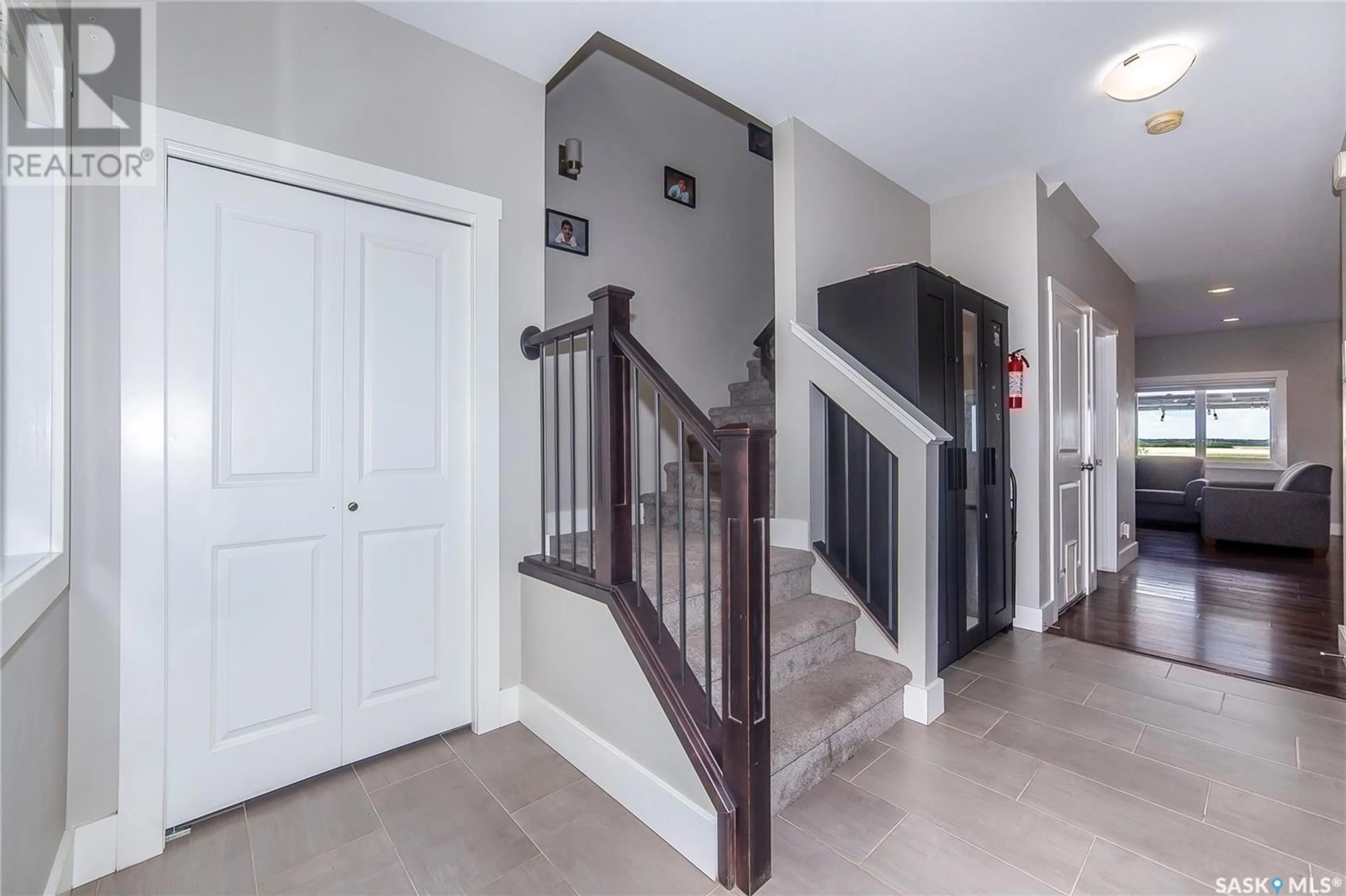 Indoor entryway for 414 MARLATTE CRESCENT, Saskatoon Saskatchewan S7W0S9