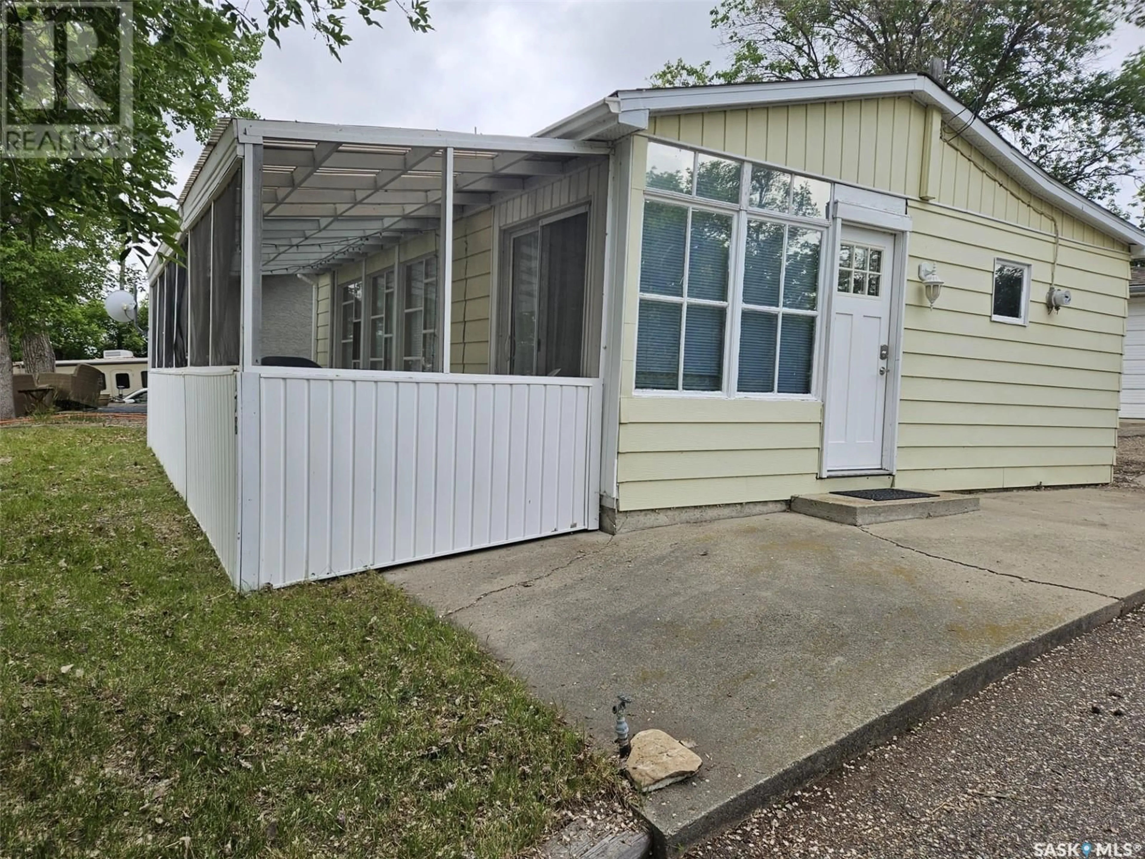 Home with vinyl exterior material, street for 178 LAKESHORE DRIVE, Kannata Valley Saskatchewan S0G4L0