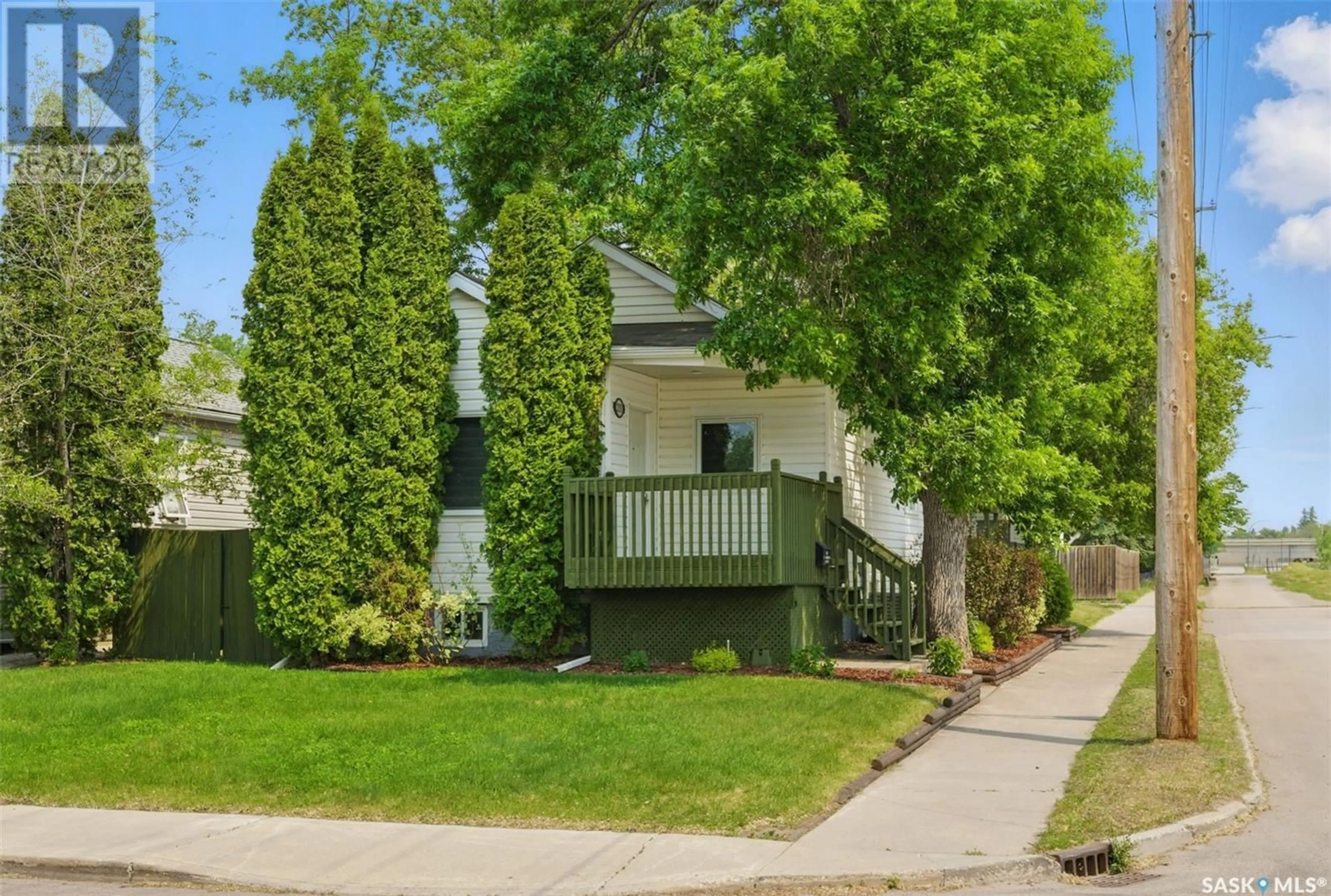 Patio, street for 2333 ST ANDREWS AVENUE, Saskatoon Saskatchewan S7M0M5