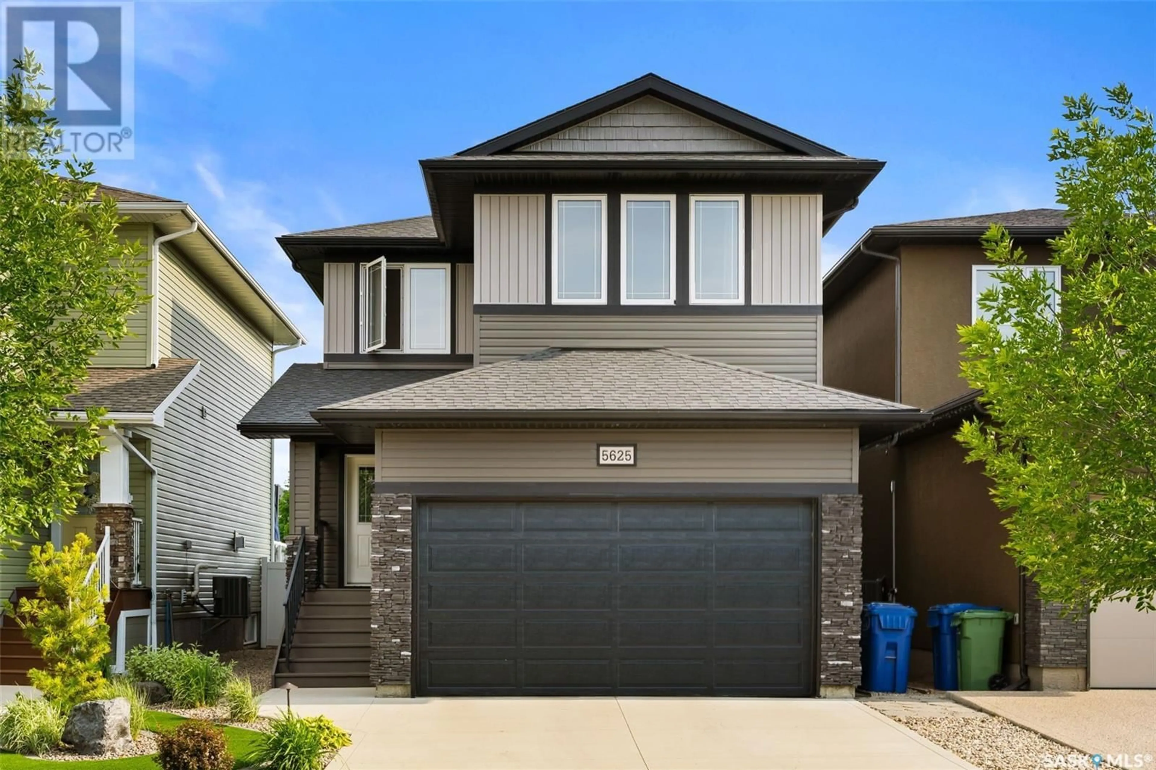 Home with vinyl exterior material, street for 5625 GLIDE CRESCENT, Regina Saskatchewan S4W0P1