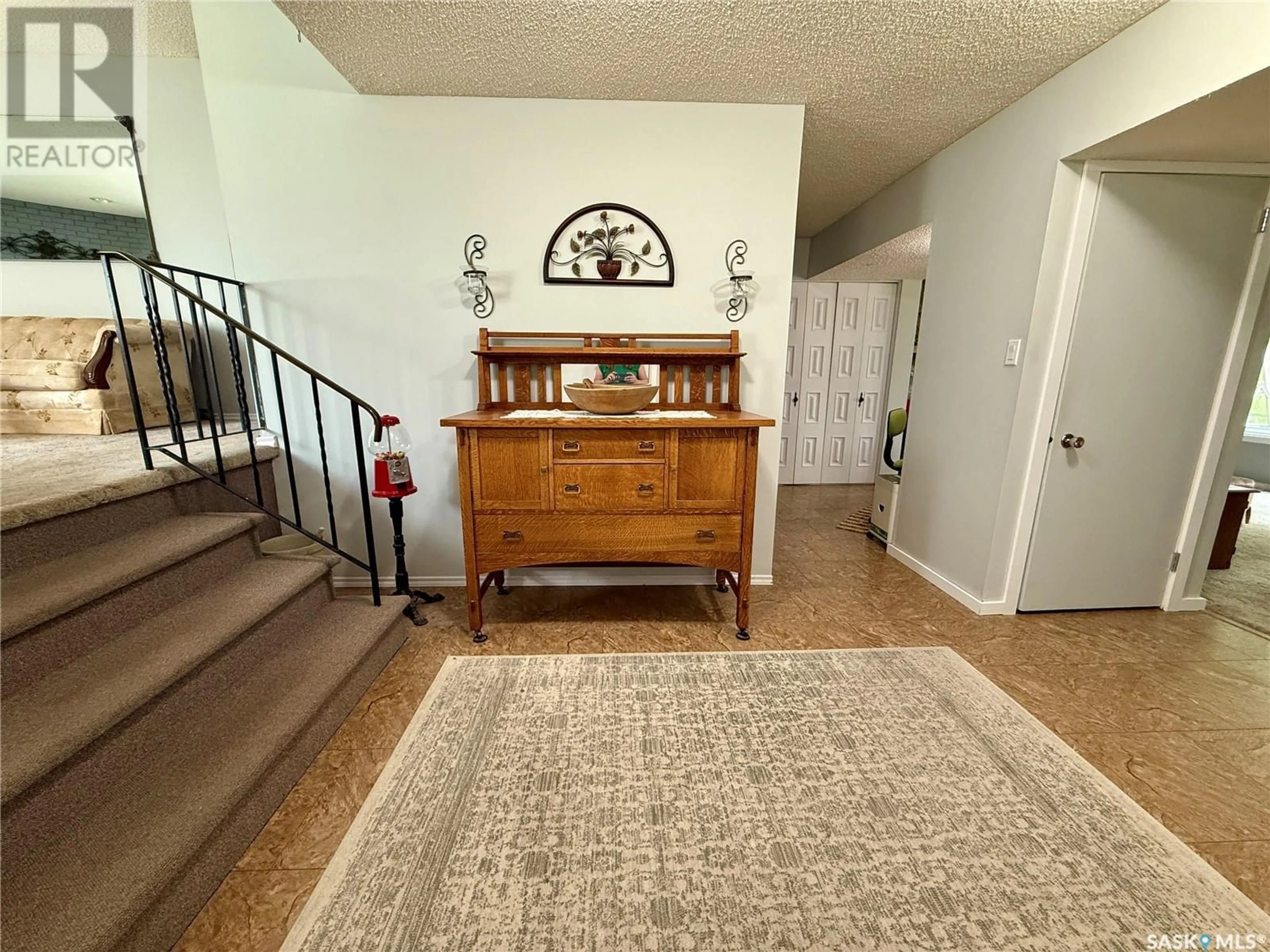 Indoor entryway for COOPER ACREAGE, North Battleford Rm No. 437 Saskatchewan S9A2X3