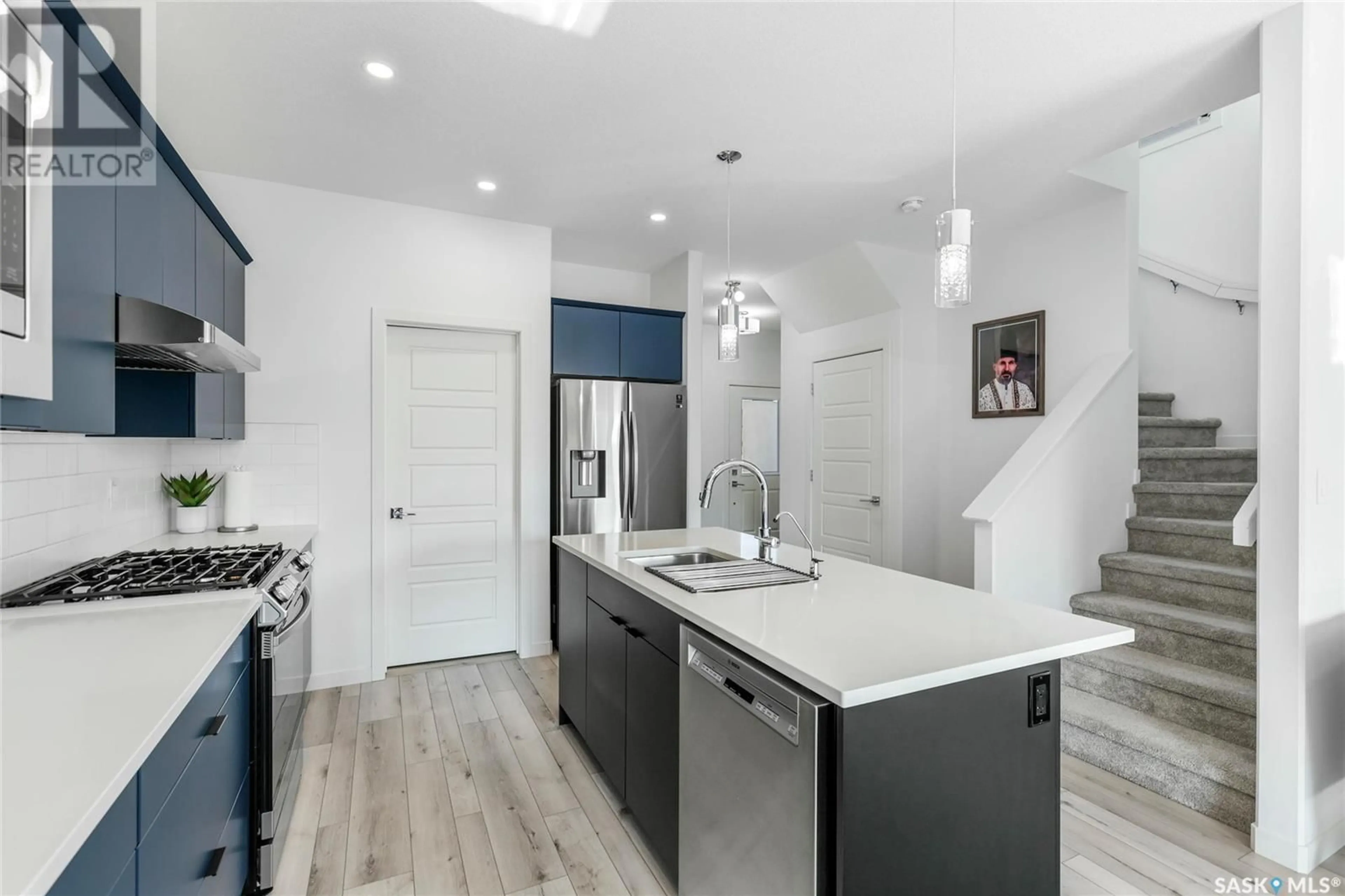 Open concept kitchen, ceramic/tile floor for 3518 GREEN TURTLE ROAD, Regina Saskatchewan S4V3N8