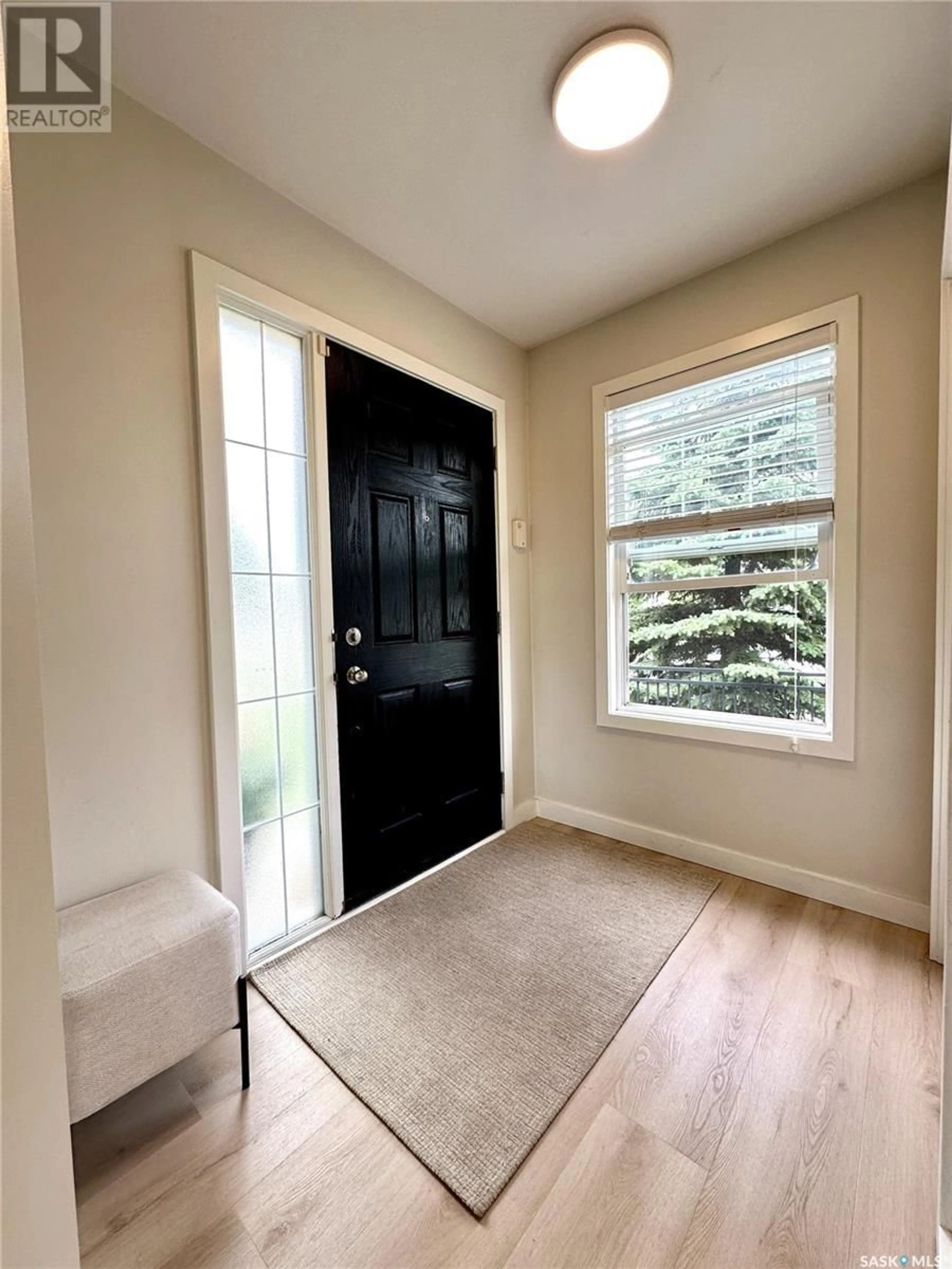 Indoor entryway for 201 410 HUNTER ROAD, Saskatoon Saskatchewan S7T0L5