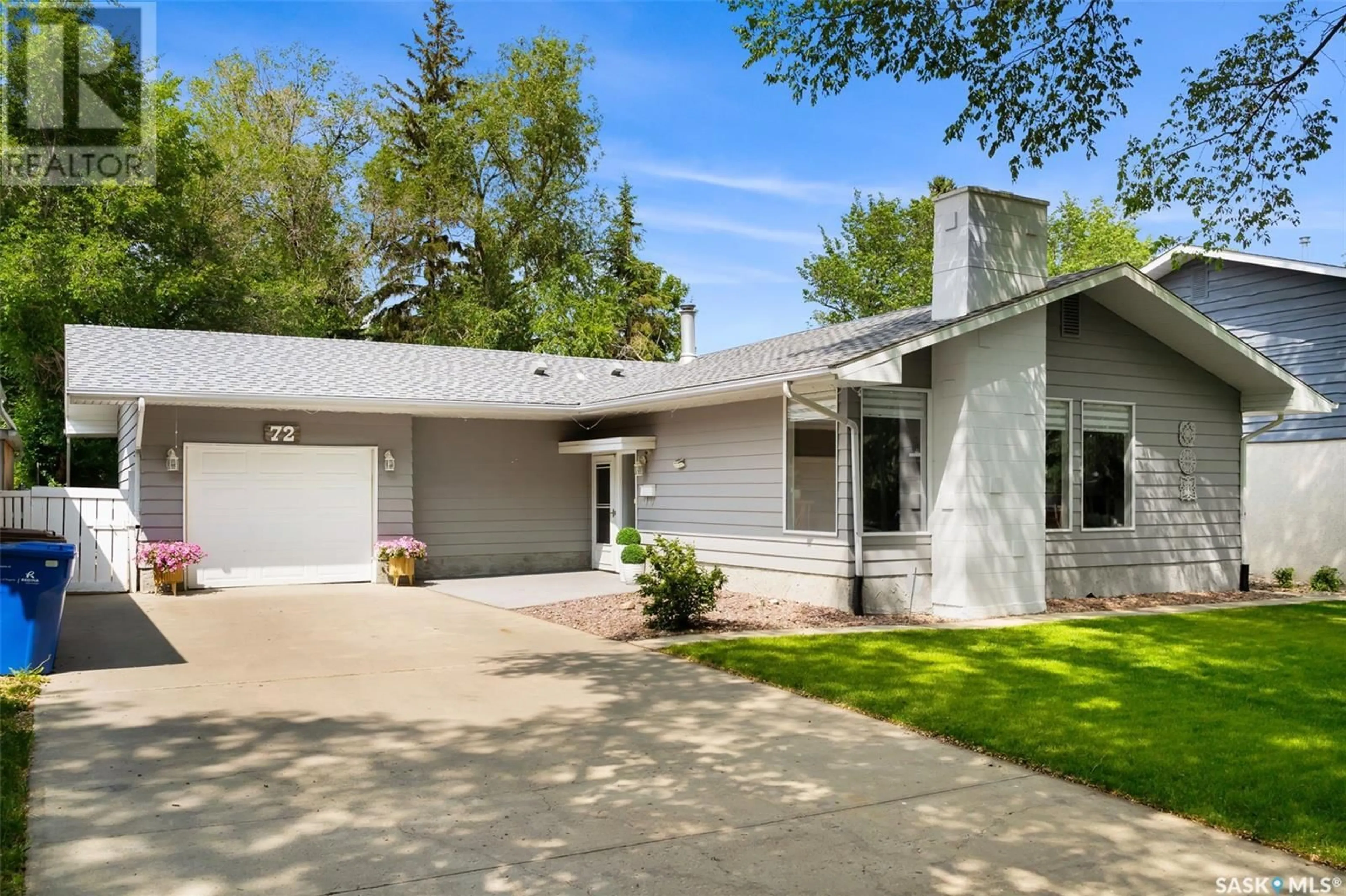 Home with vinyl exterior material, street for 72 TIBBITS ROAD, Regina Saskatchewan S4S2Z1