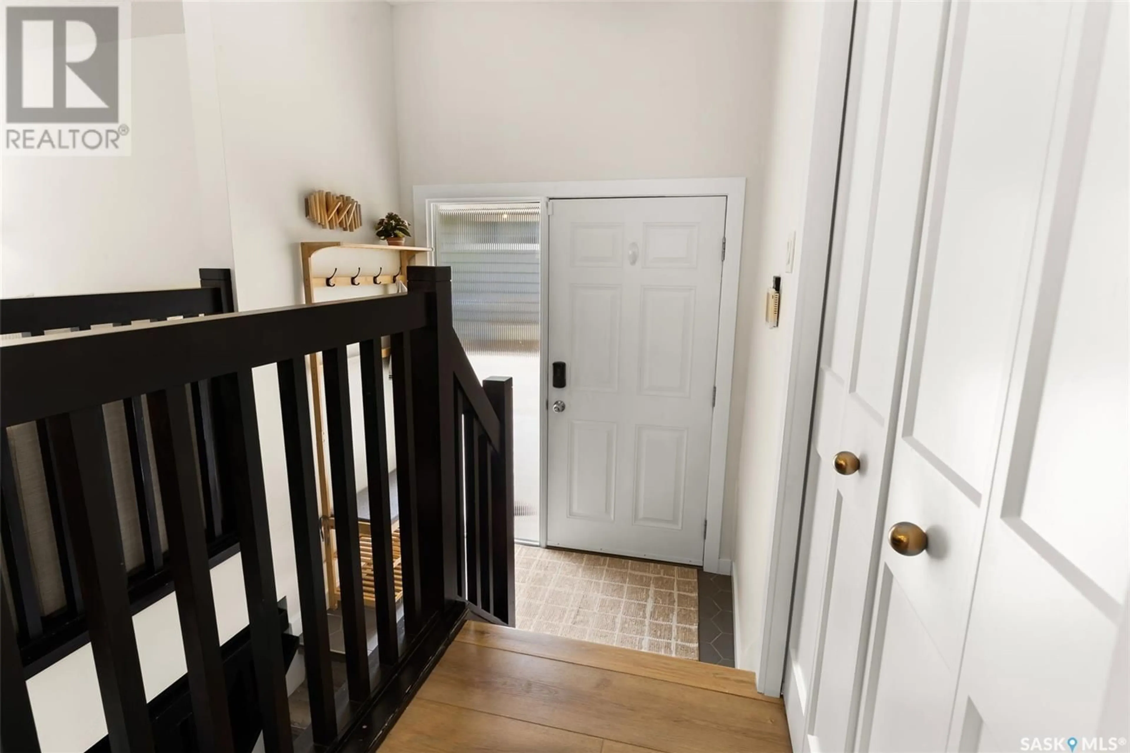 Indoor entryway for 72 TIBBITS ROAD, Regina Saskatchewan S4S2Z1
