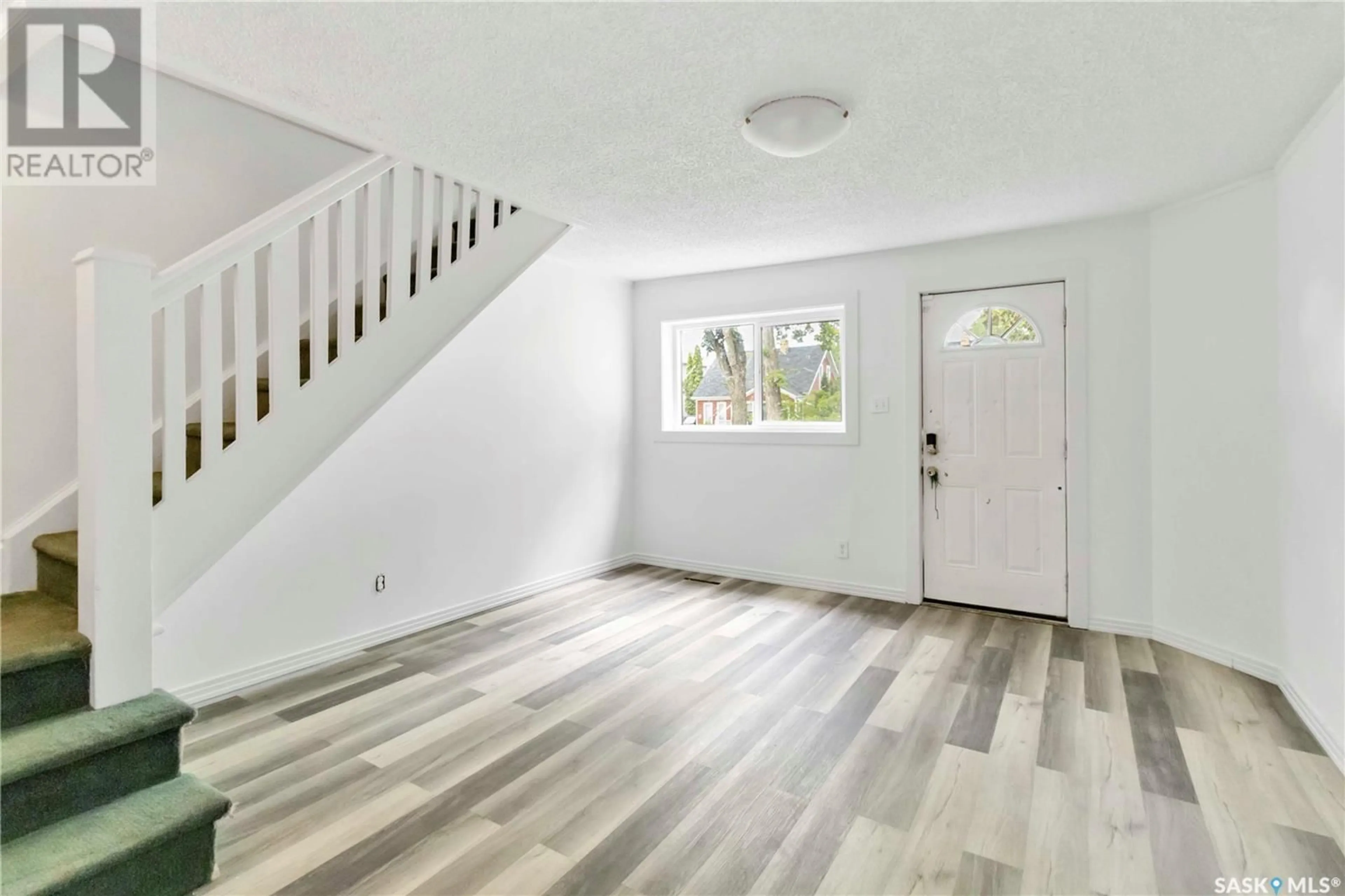 A pic of a room for 1432 C AVENUE, Saskatoon Saskatchewan S7L1L1
