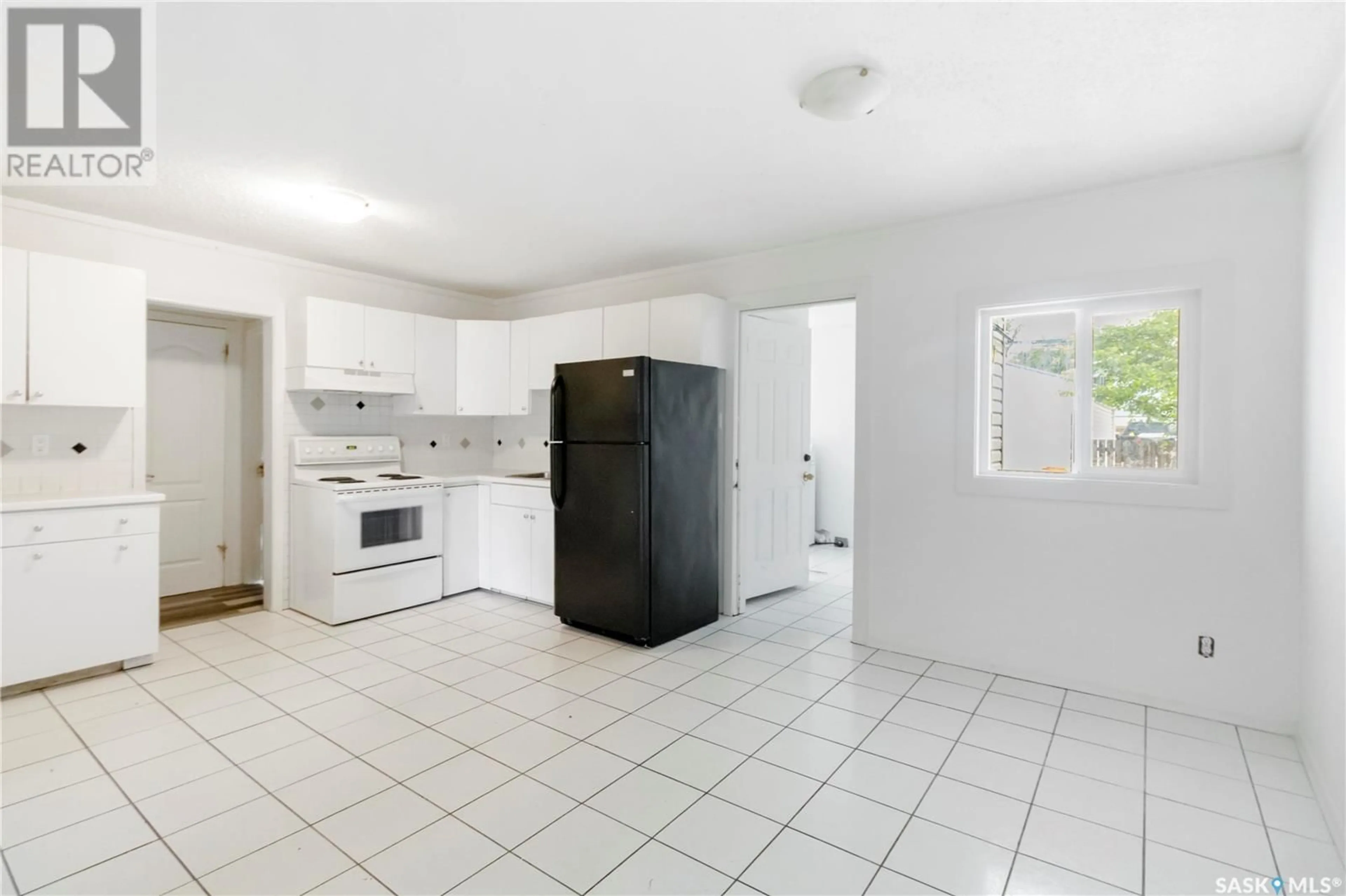 Standard kitchen, ceramic/tile floor for 1432 C AVENUE, Saskatoon Saskatchewan S7L1L1