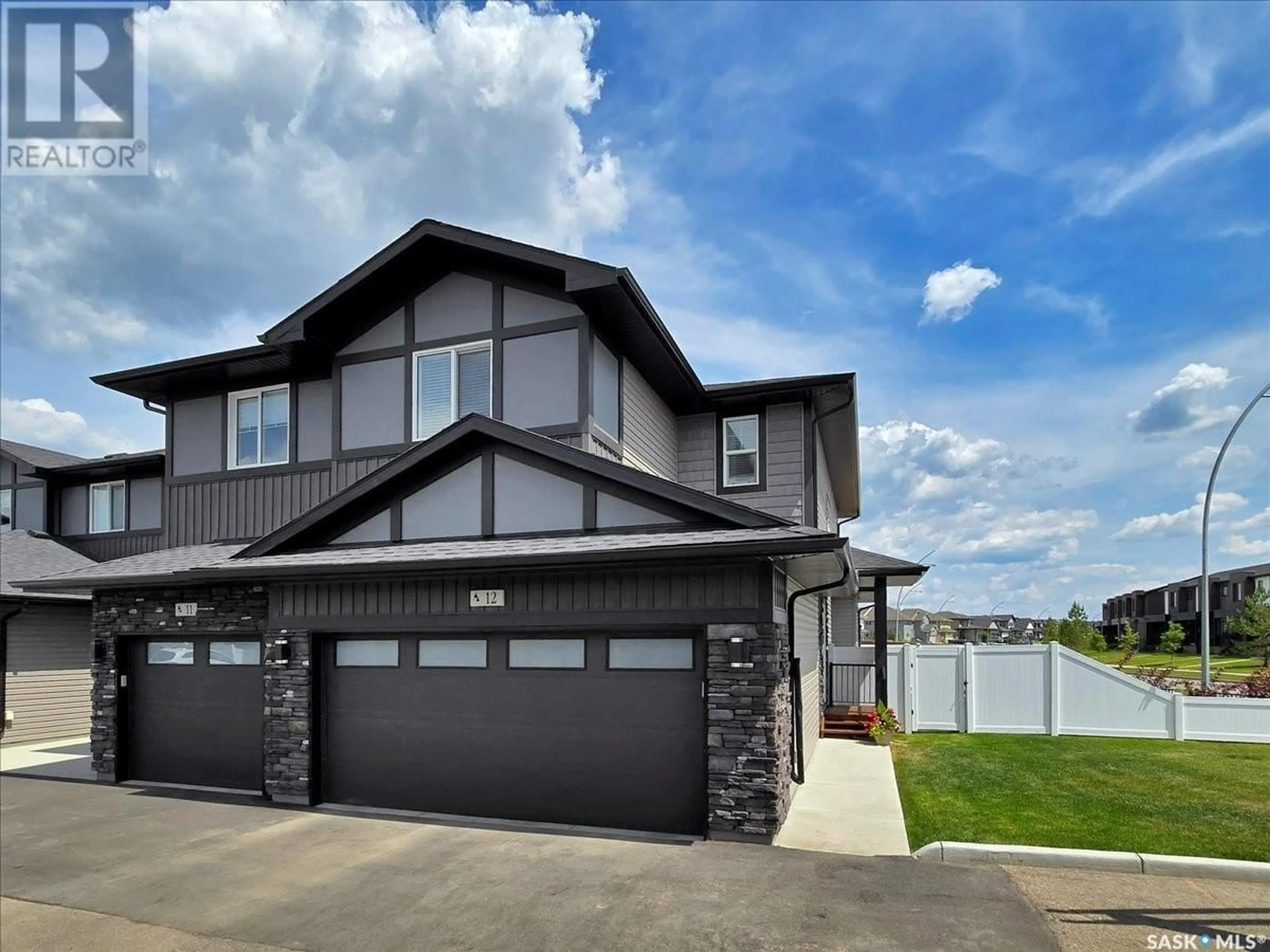 Home with vinyl exterior material, unknown for 12 525 MAHABIR LANE, Saskatoon Saskatchewan S7W1G1