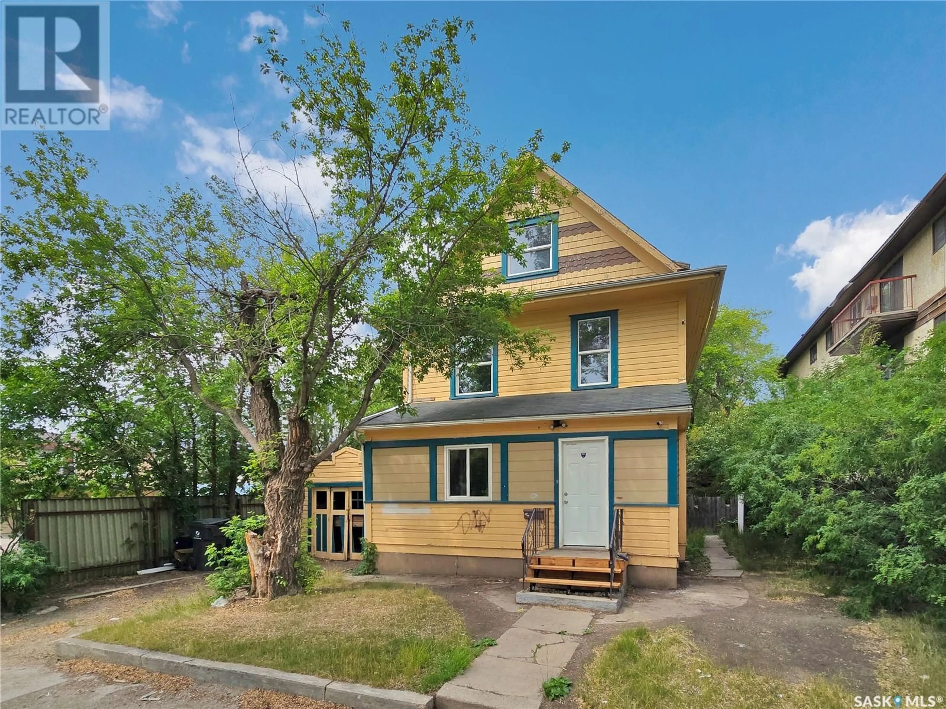 Unknown for 221 N AVENUE S, Saskatoon Saskatchewan S7M2N1