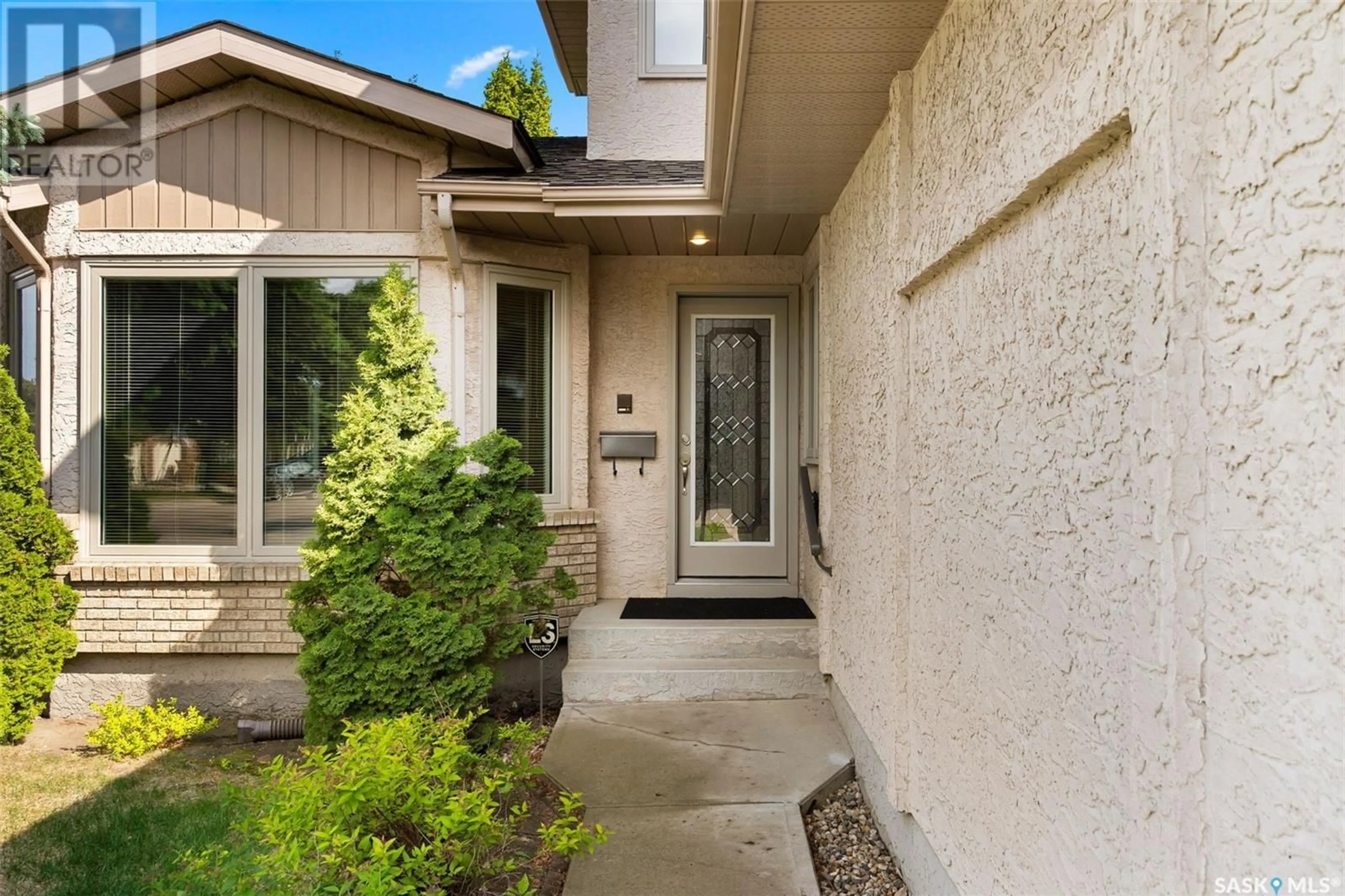 Indoor entryway for 3567 APPLE GROVE, Regina Saskatchewan S4V2R3