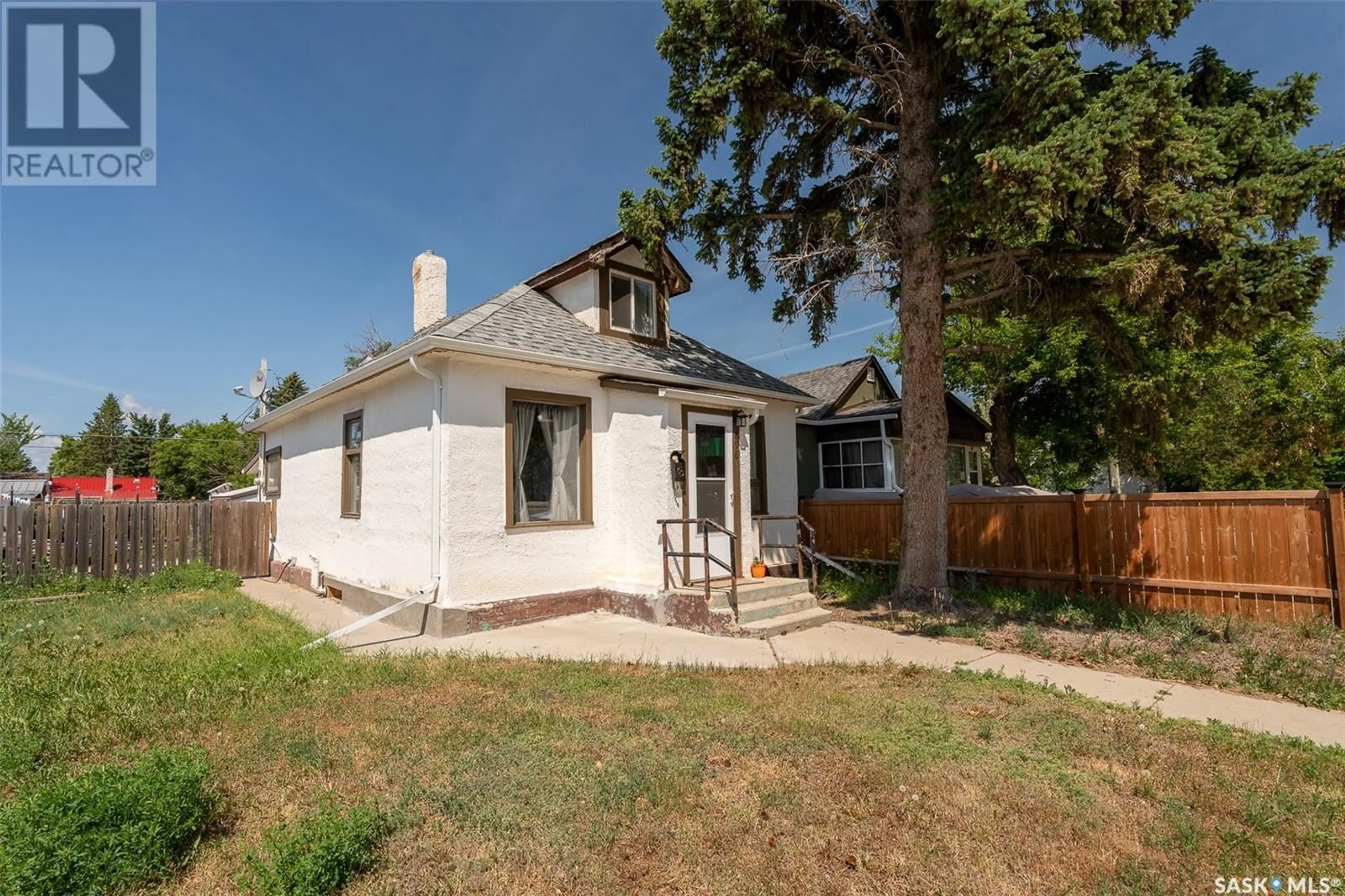 Unknown for 896 GREY AVENUE, Moose Jaw Saskatchewan S6H1N1