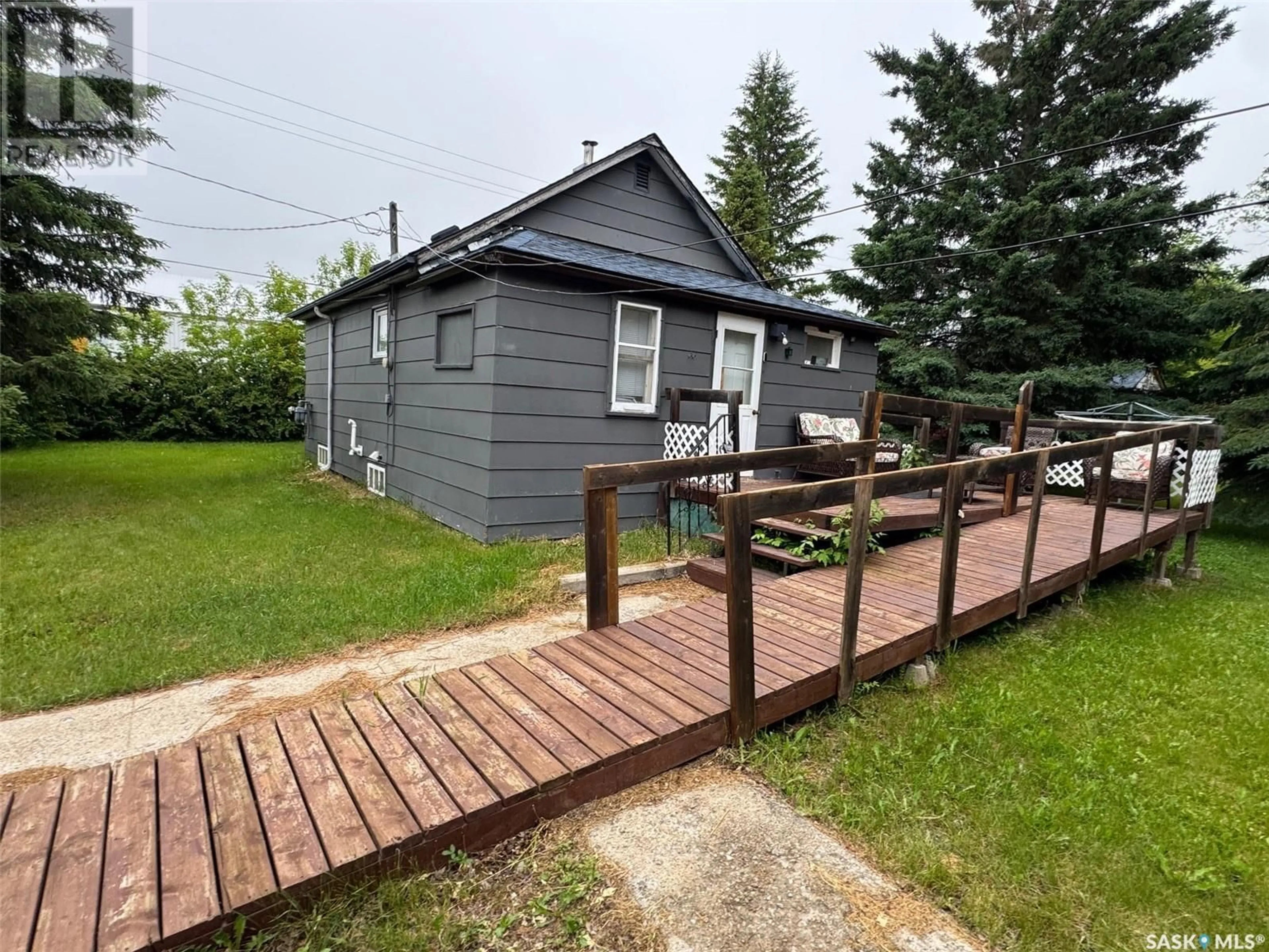 Patio, street for 301 3RD AVENUE, Spalding Saskatchewan S0K4C0