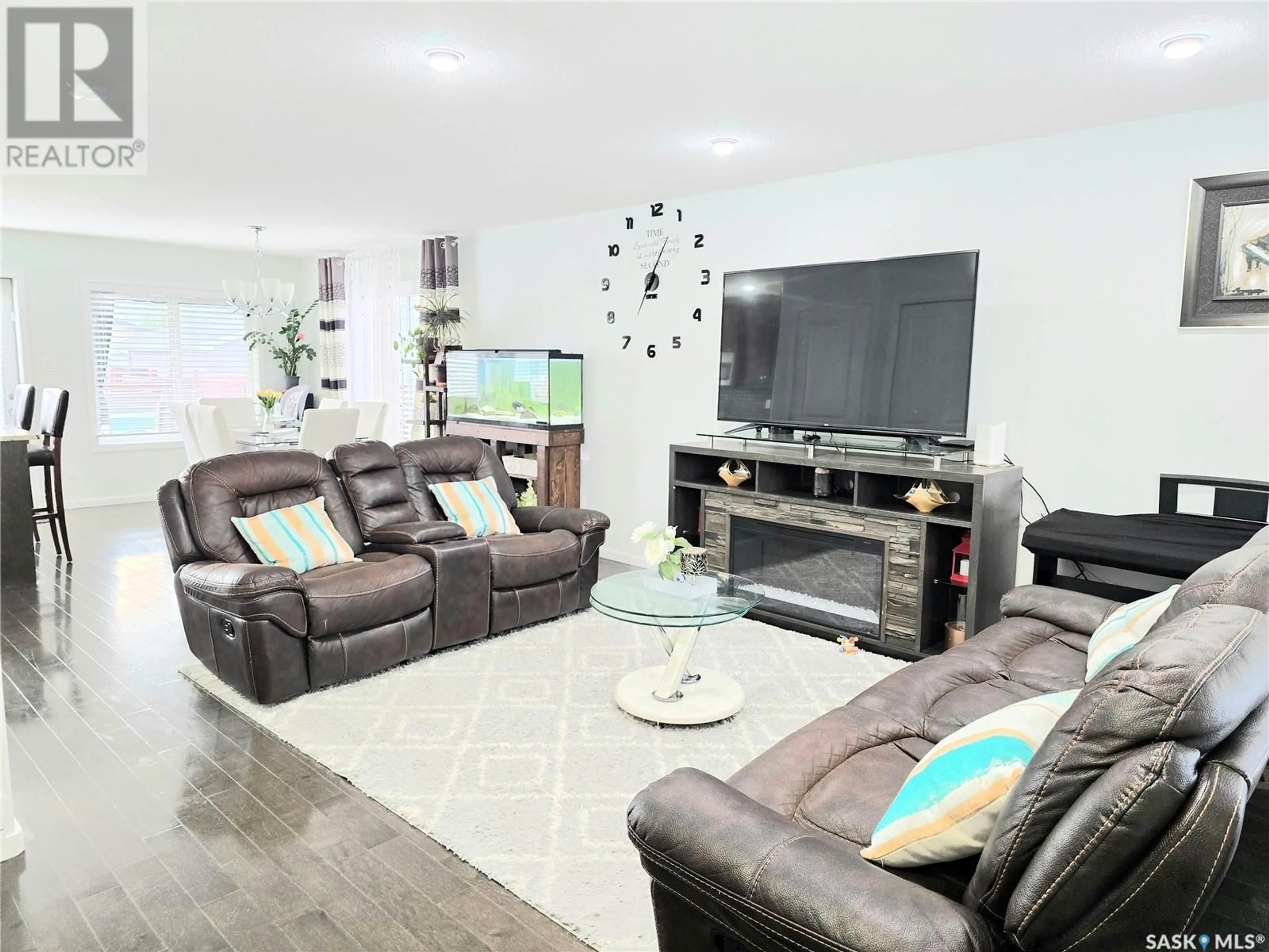 Living room with furniture, unknown for 223 KLASSEN CRESCENT, Saskatoon Saskatchewan S7R0G1