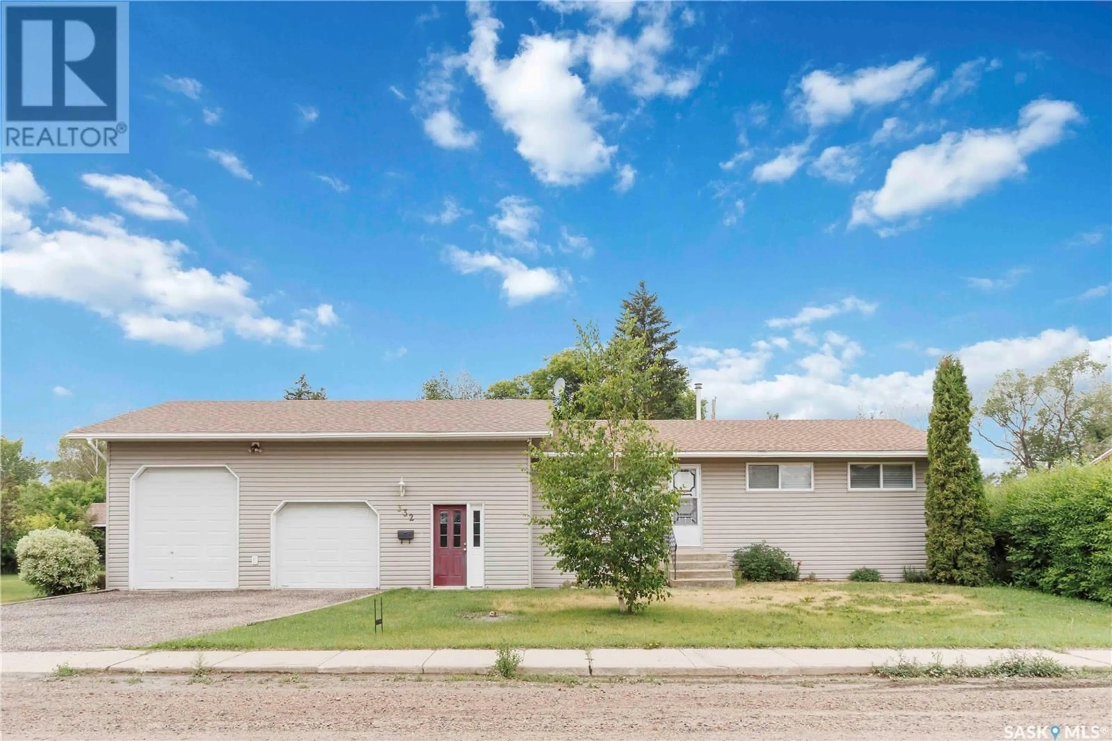 Home with vinyl exterior material, street for 332 FIFTH STREET, Duck Lake Saskatchewan S0K0G8
