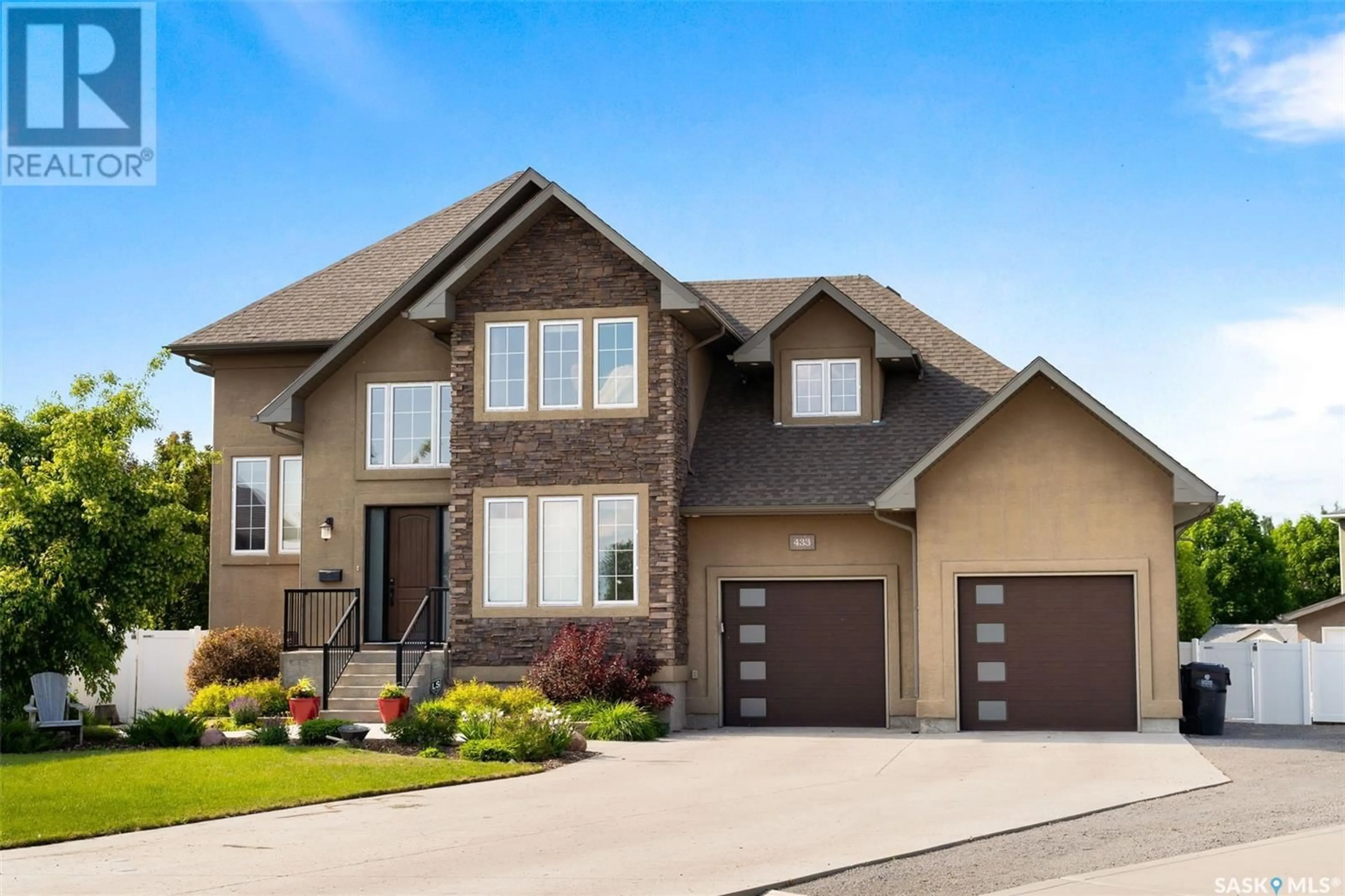 Home with brick exterior material, street for 433 FAIRWAY PLACE, White City Saskatchewan S4L0A6