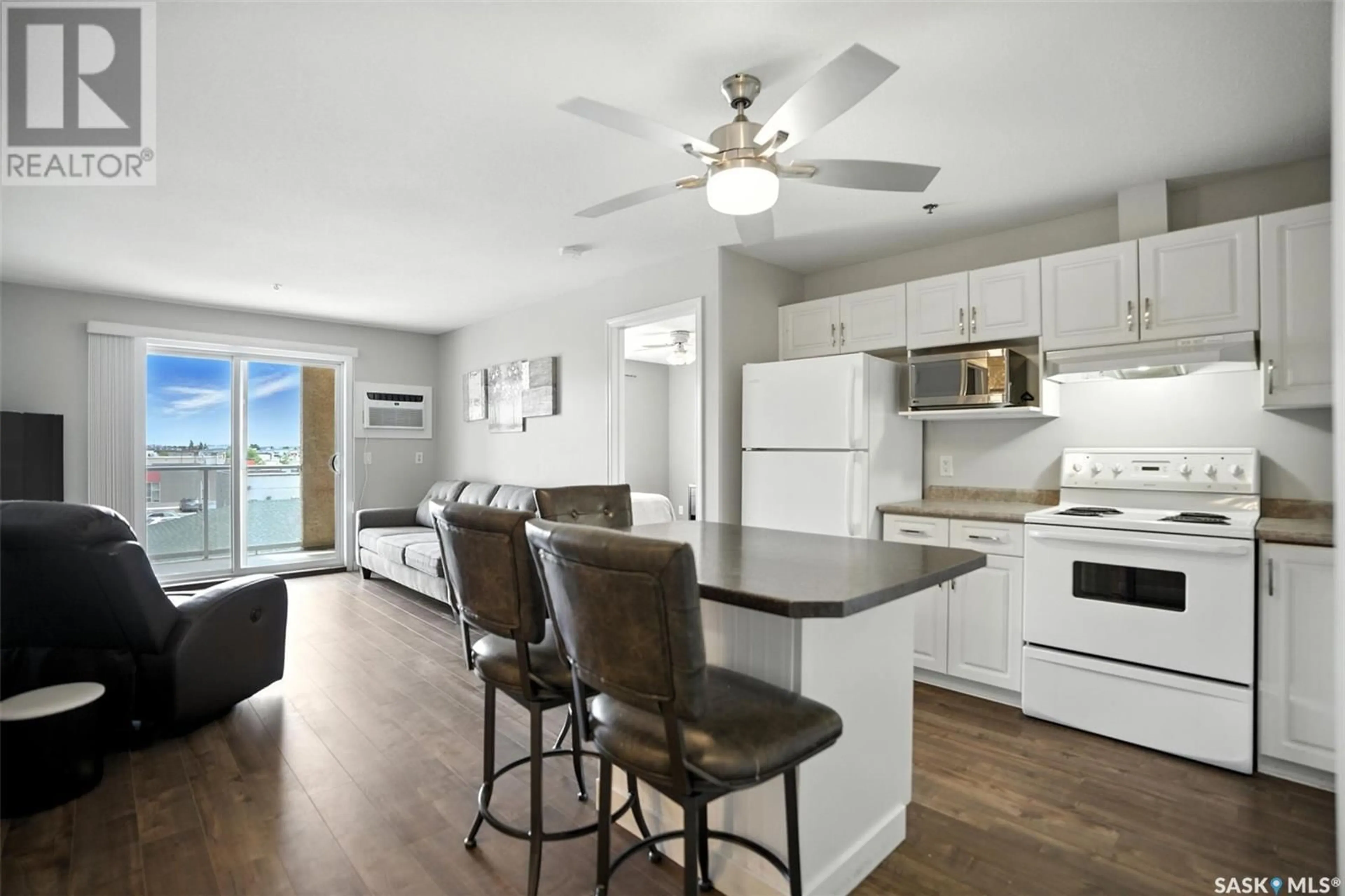Open concept kitchen, unknown for 215 - 307 LOWE ROAD, Saskatoon Saskatchewan S7S1N1