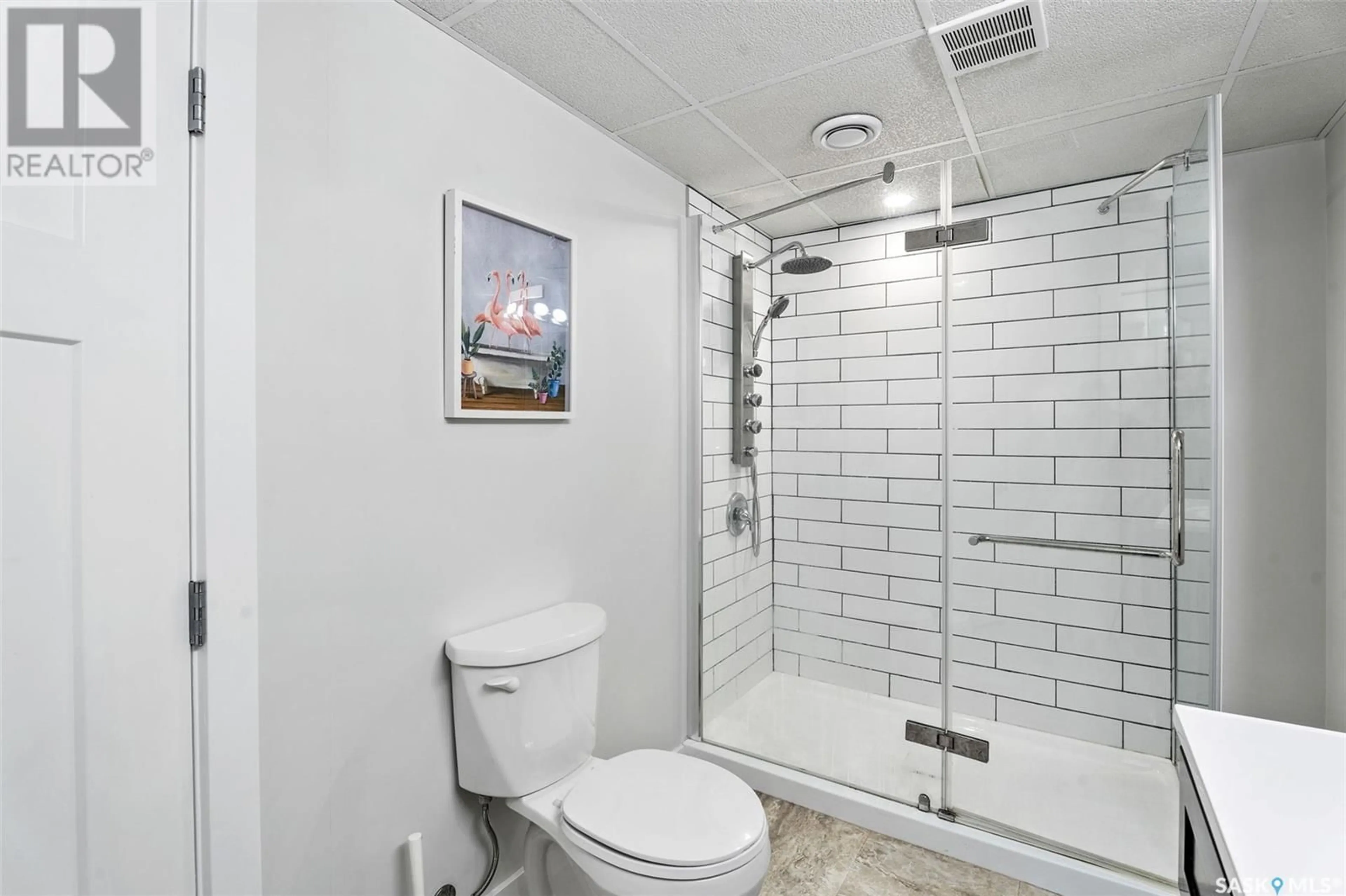 Standard bathroom, ceramic/tile floor for 415 PARK AVENUE, Melfort Saskatchewan S0E1A0