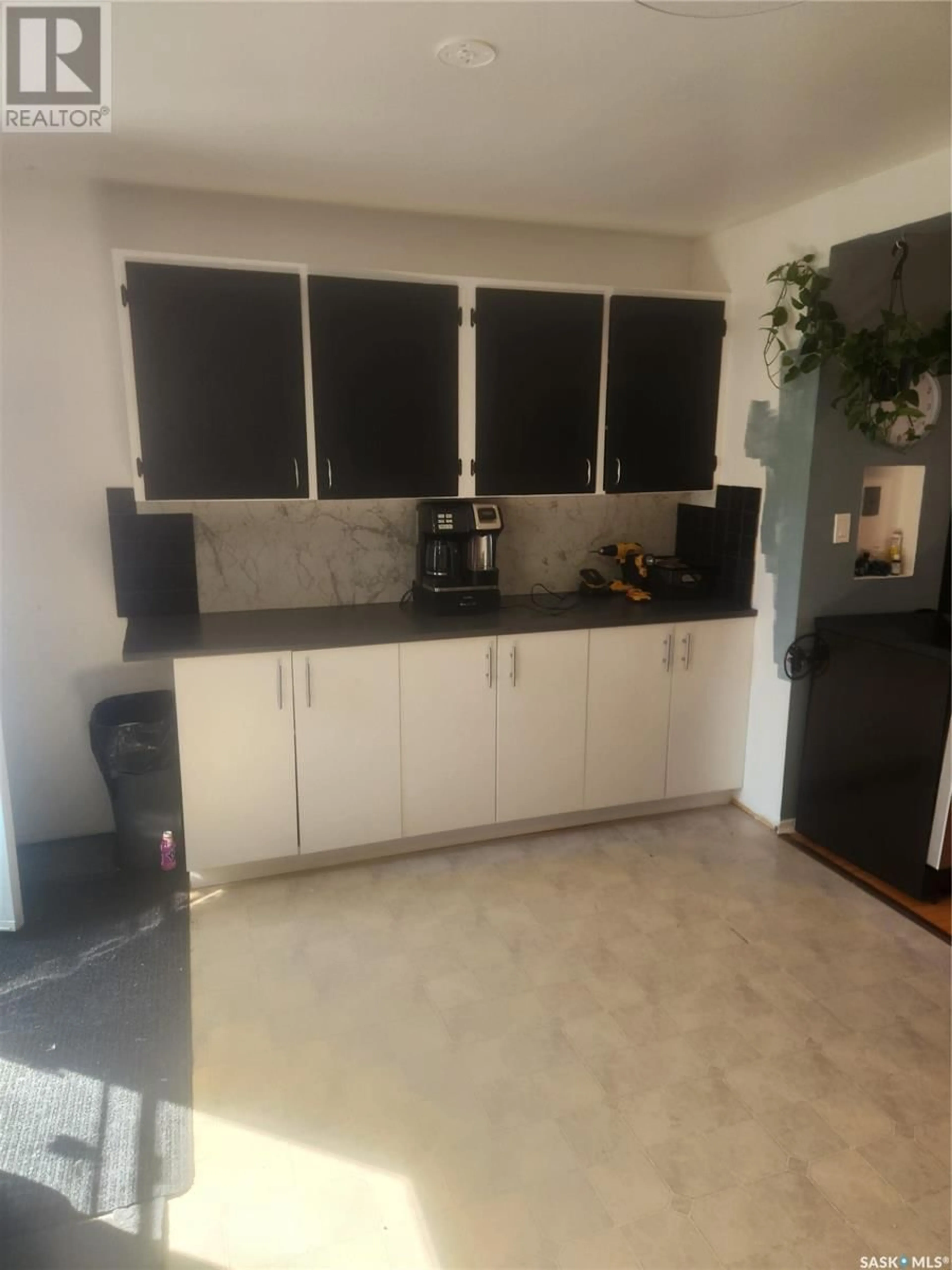 Standard kitchen, unknown for 264 5TH AVENUE, Unity Saskatchewan S0K4L0