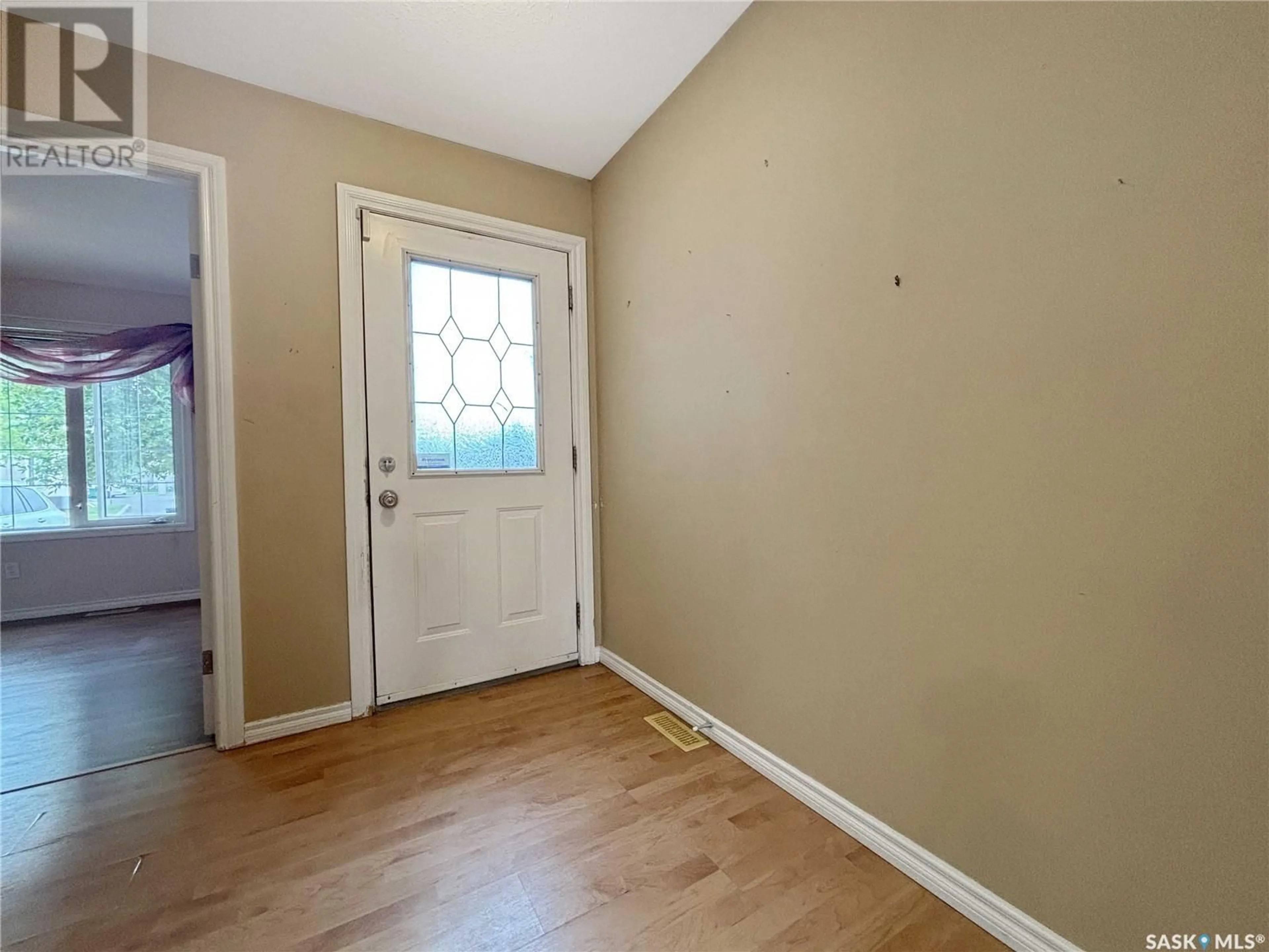 Indoor entryway for 20 110 BANYAN CRESCENT, Saskatoon Saskatchewan S7V1G7