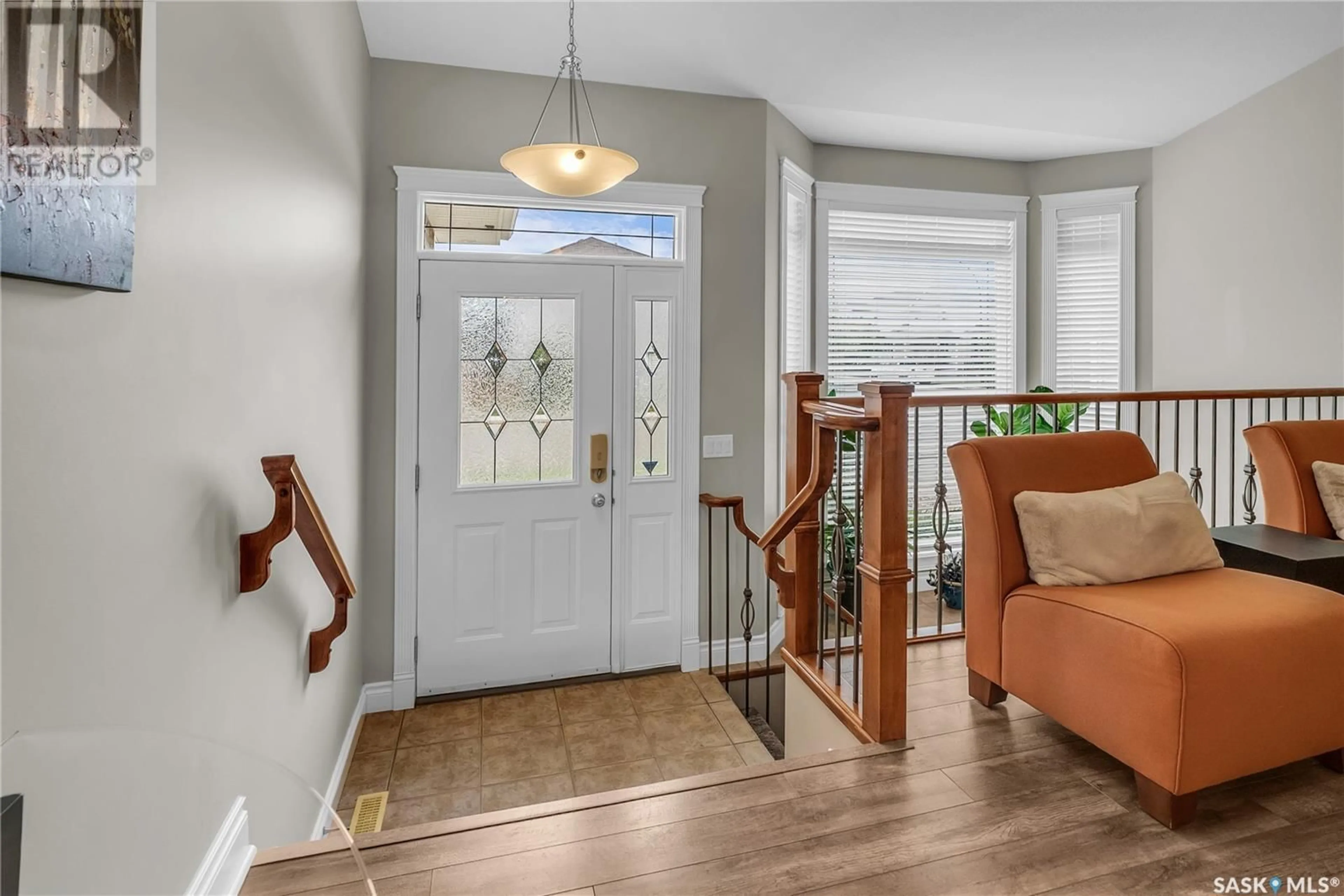 Indoor entryway for 714 MAGUIRE CRESCENT, Saskatoon Saskatchewan S7W1A3