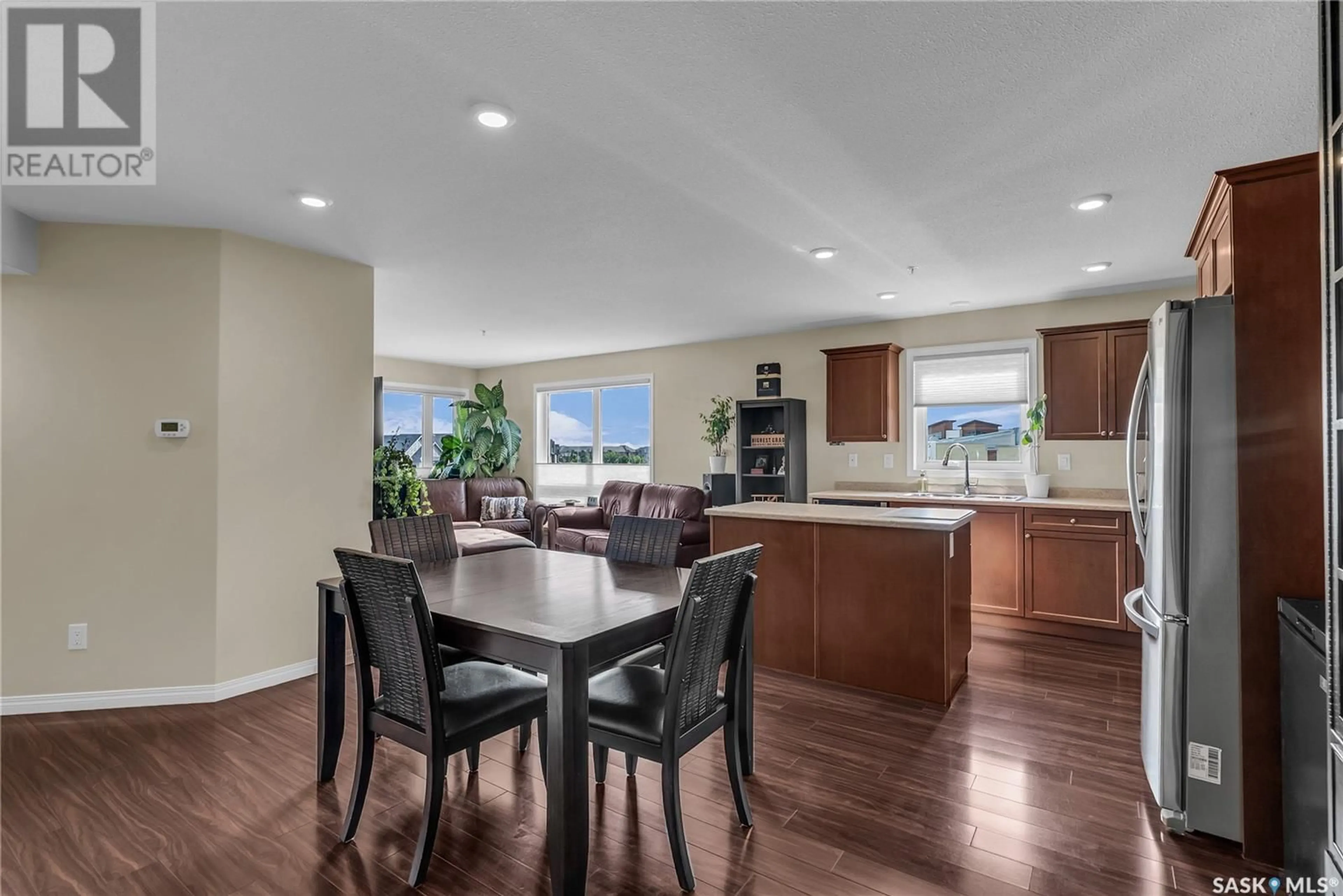 Open concept kitchen, unknown for 1211 102 WILLIS CRESCENT, Saskatoon Saskatchewan S7T0T6