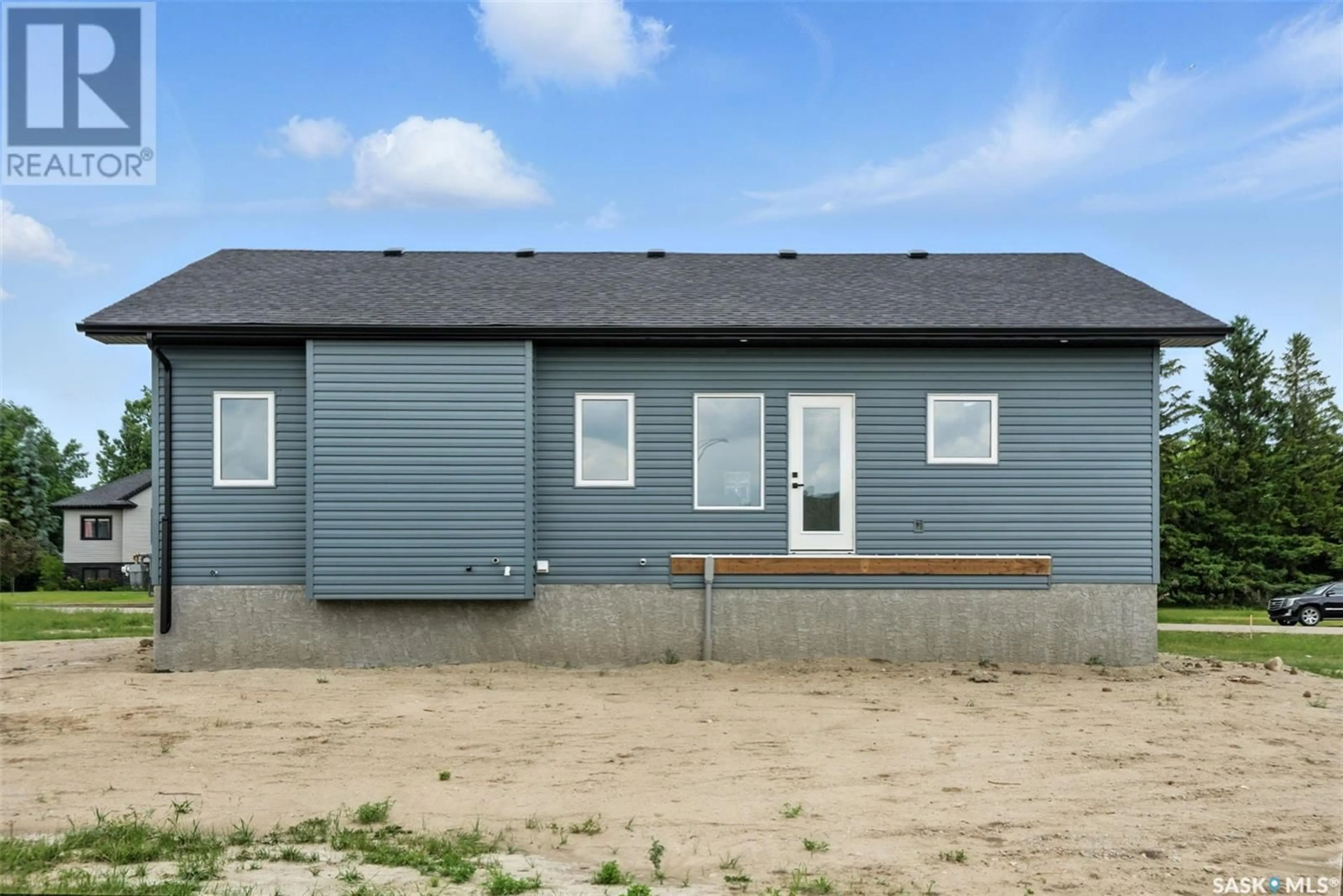 Home with vinyl exterior material, building for 210 2ND AVENUE S, Waldheim Saskatchewan S0K4R0