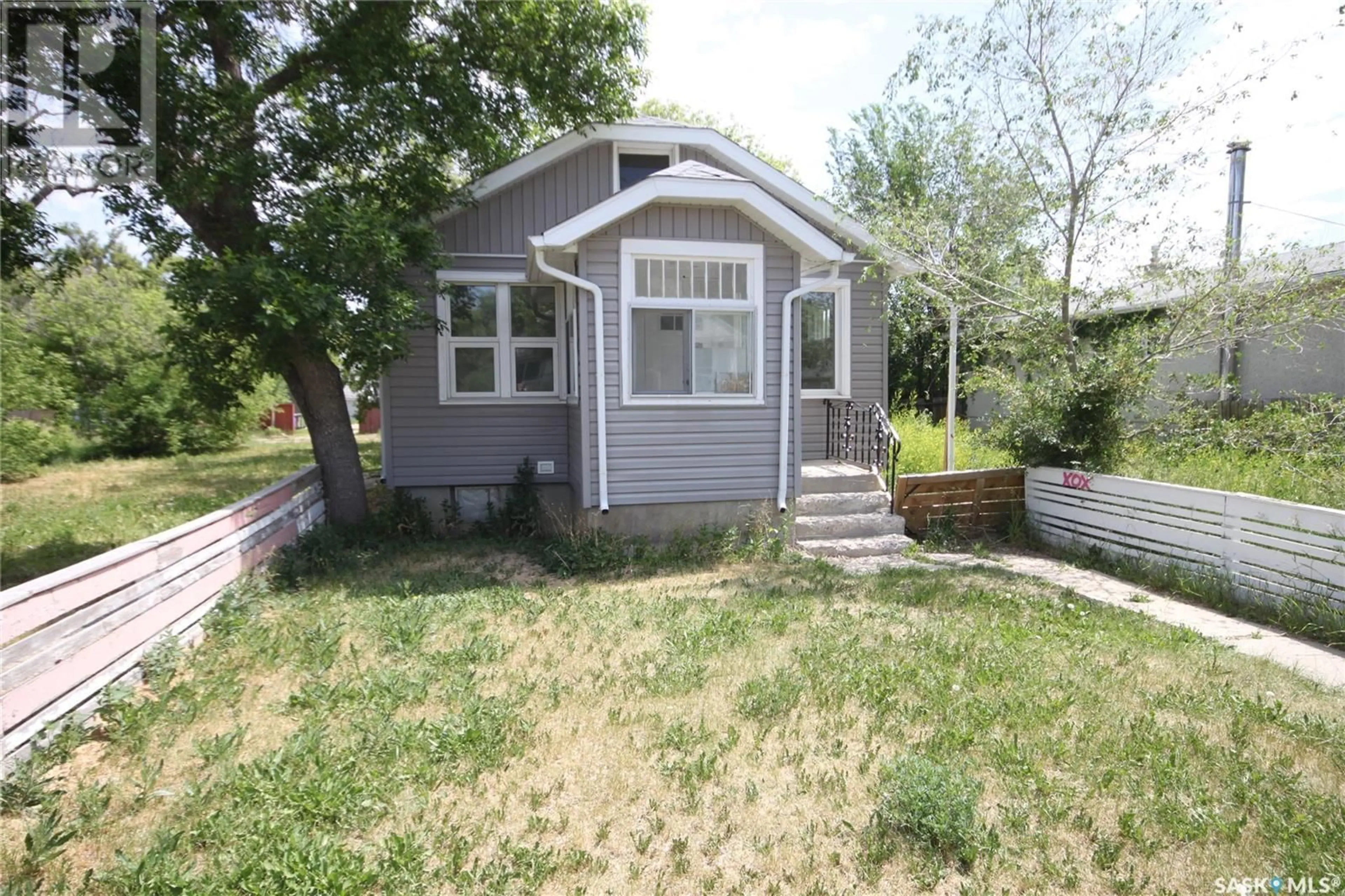 Shed for 845 ROBINSON STREET, Regina Saskatchewan S4T2M4