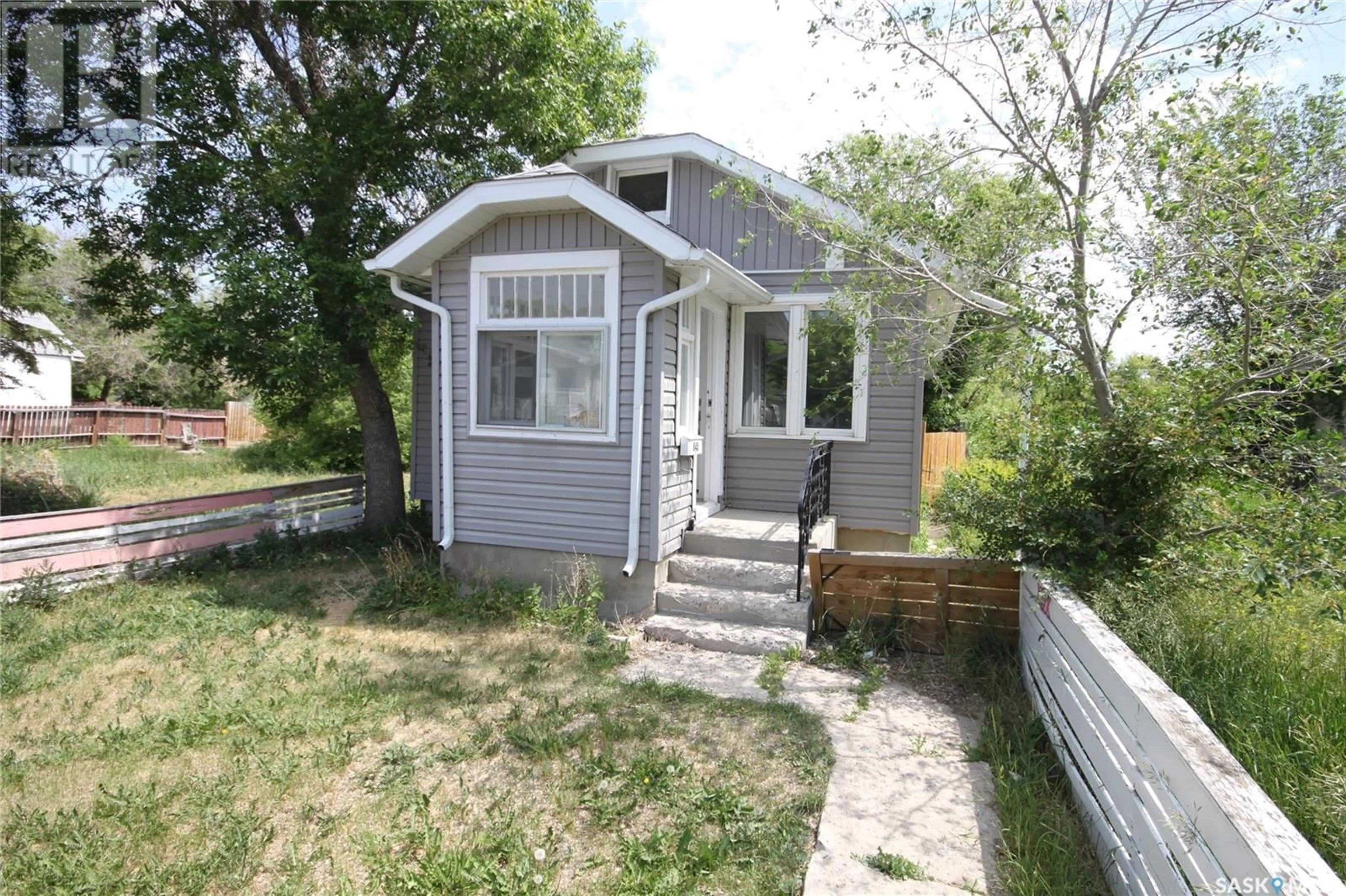 Shed for 845 ROBINSON STREET, Regina Saskatchewan S4T2M4