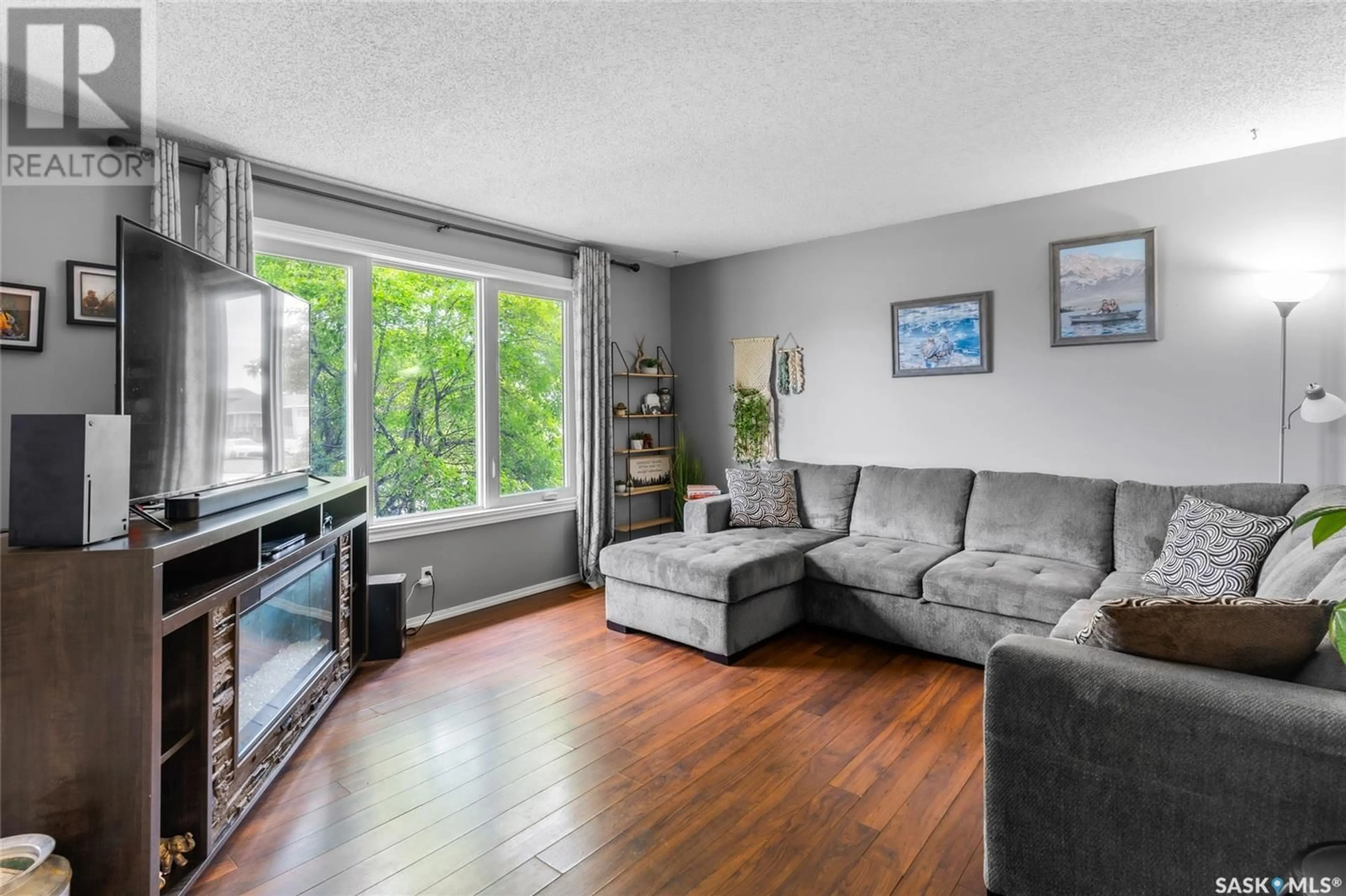 Living room with furniture, unknown for 412 3RD AVENUE, Martensville Saskatchewan S0K2T0