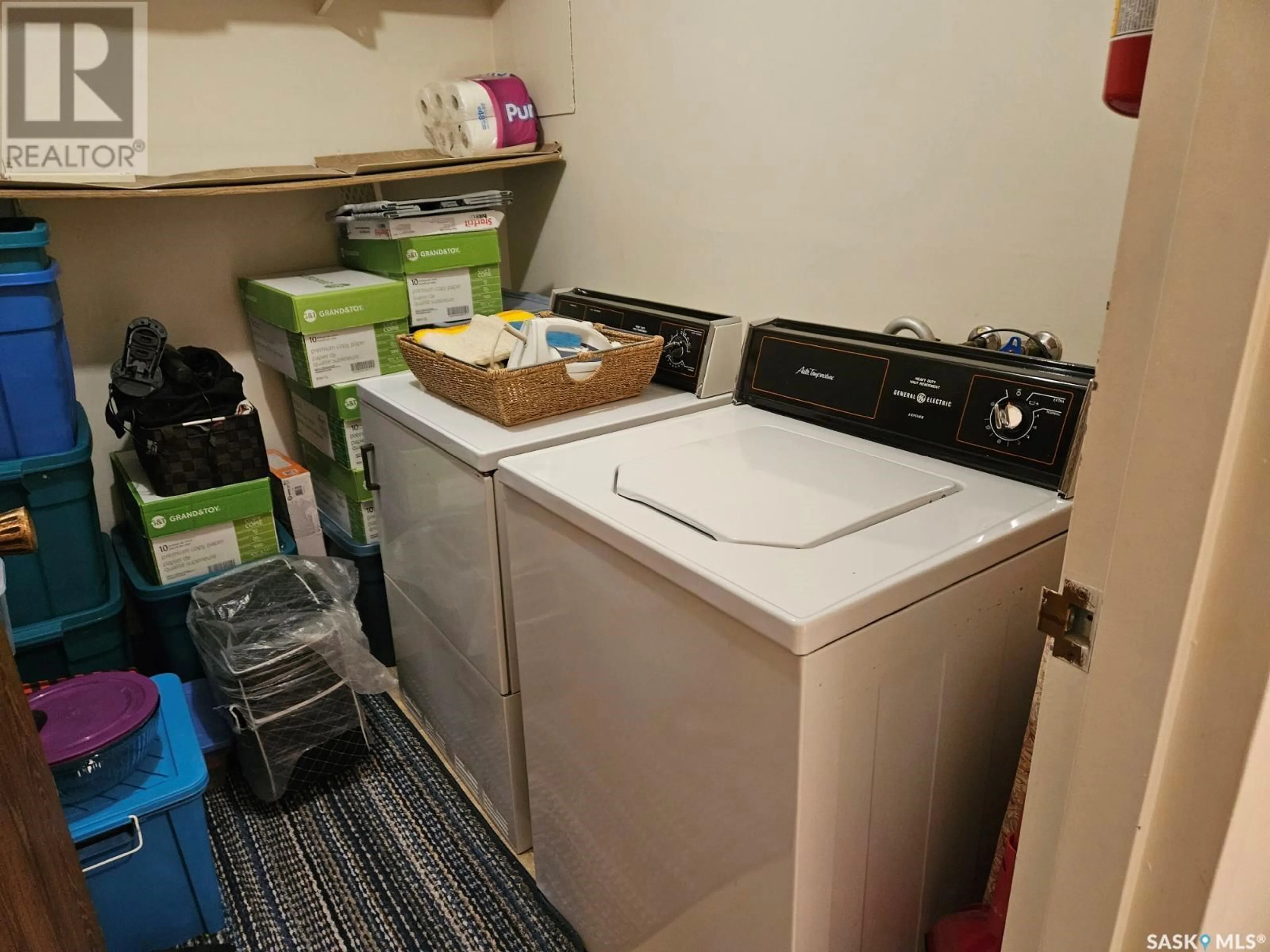 Standard kitchen, unknown for 425 - 1734 115TH STREET, Saskatoon Saskatchewan S7N2E5
