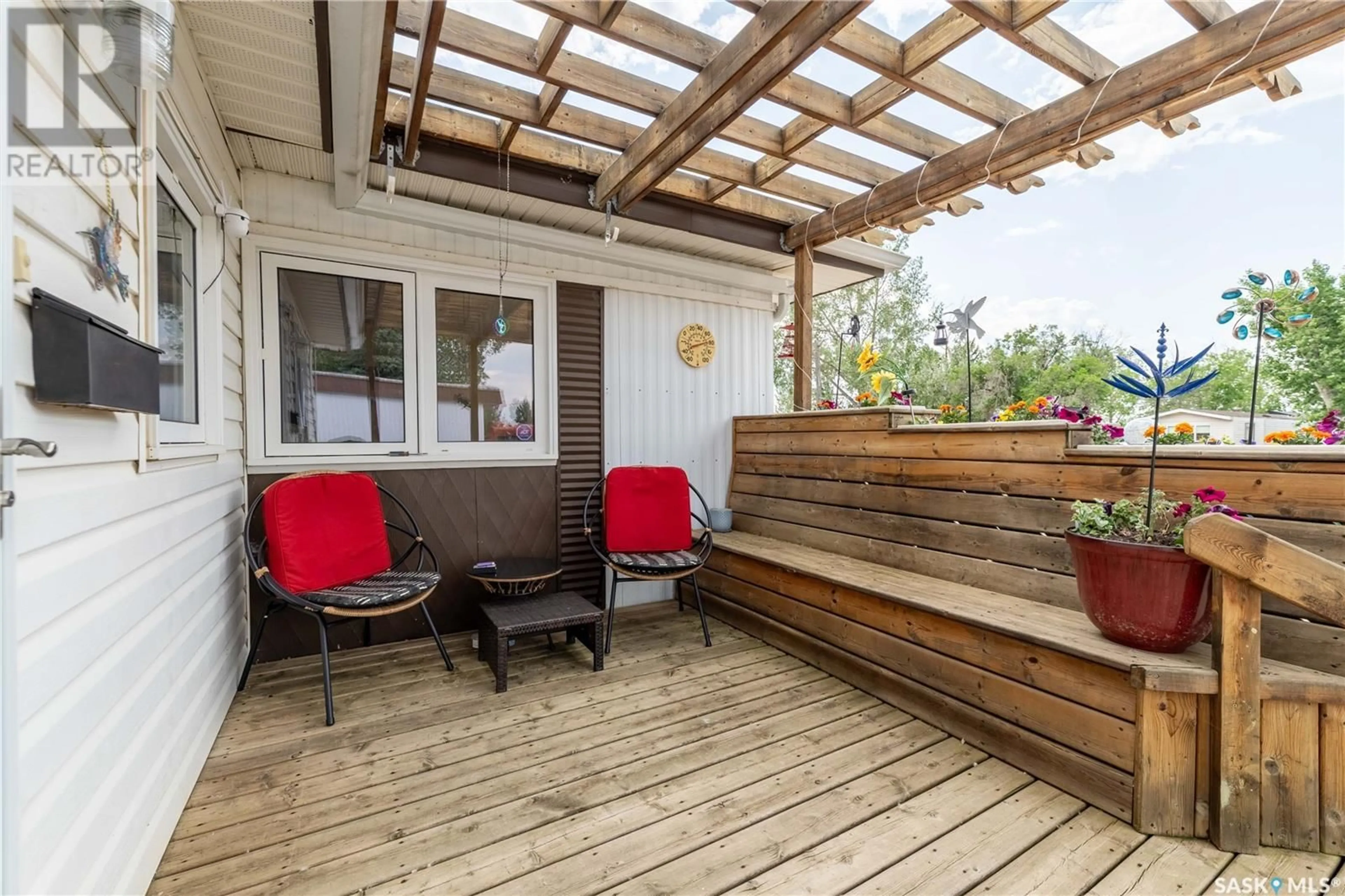 Patio, street for B21 - 1455 9TH AVENUE, Moose Jaw Saskatchewan S6H1C6