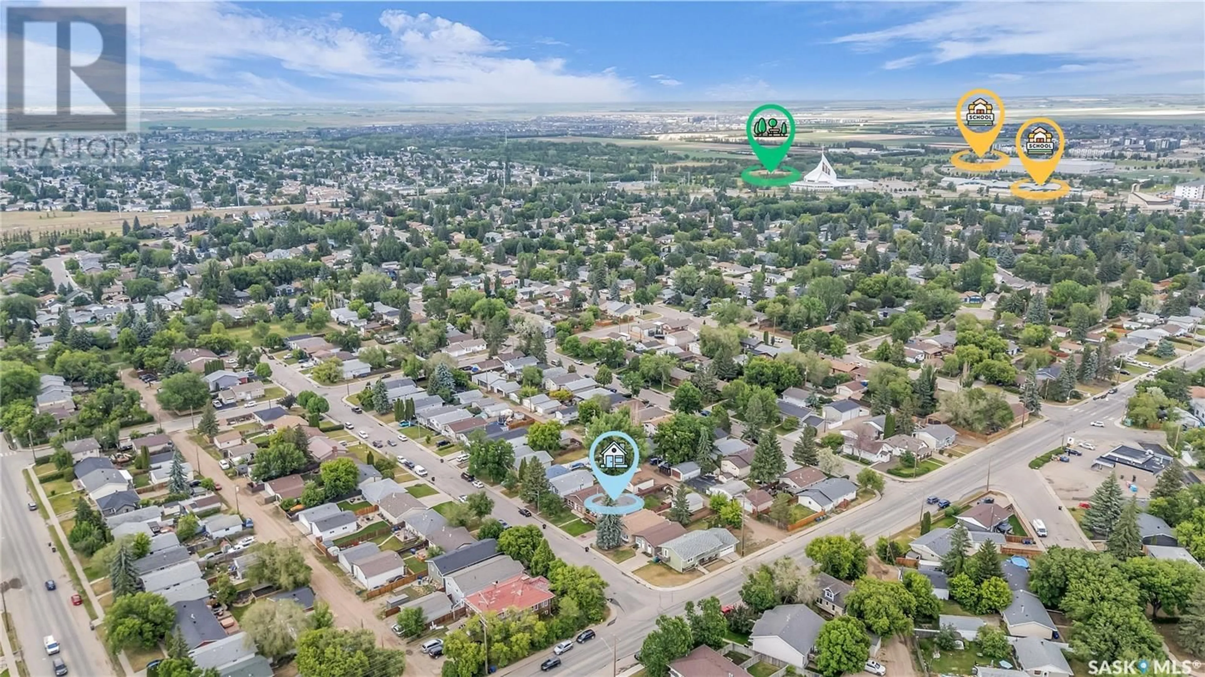 A pic from outside/outdoor area/front of a property/back of a property/a pic from drone, street for 1507 LAURA AVENUE, Saskatoon Saskatchewan S7N2R8