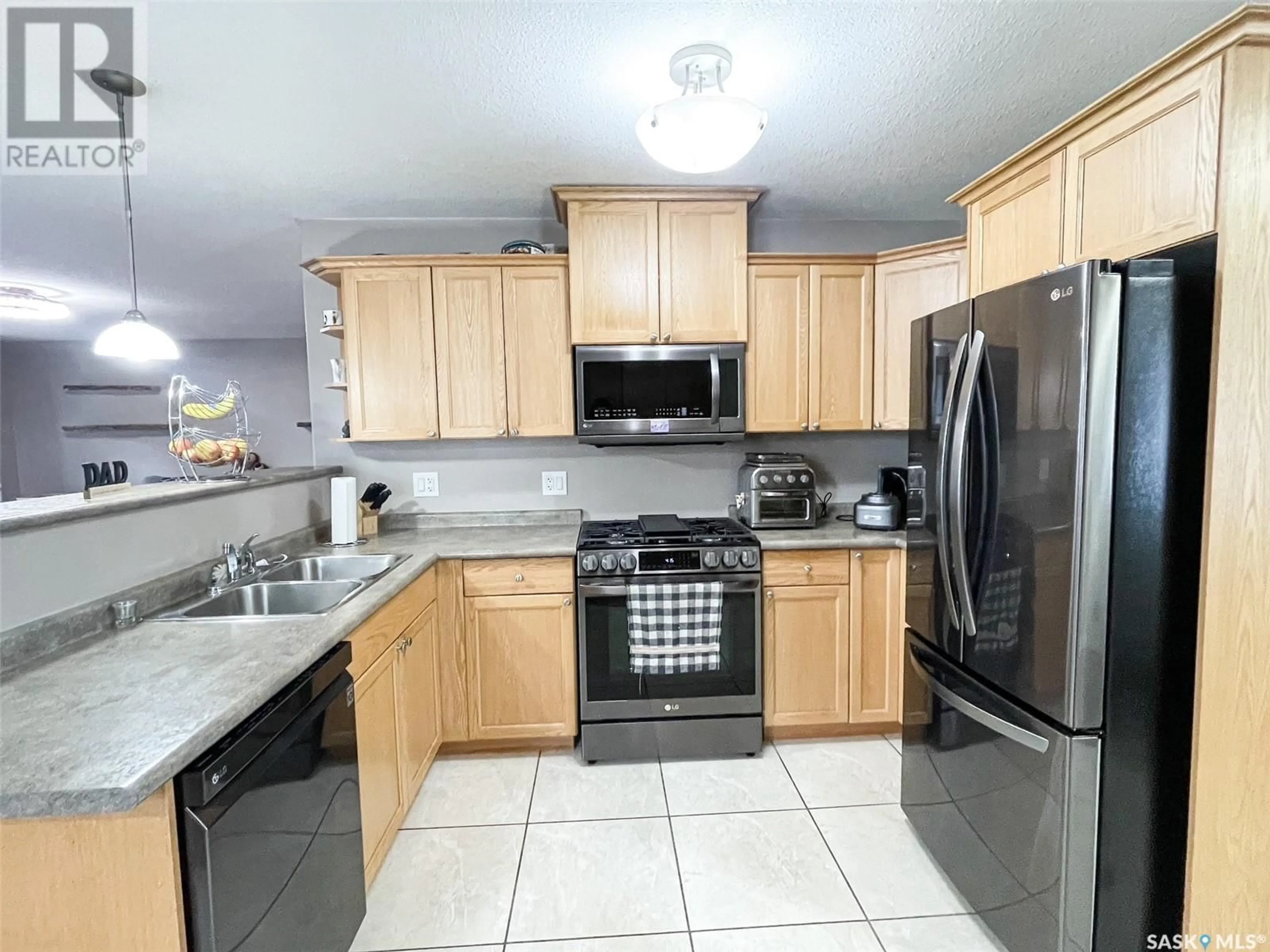 Standard kitchen, unknown for 7 FAIRWAY COURT, Meadow Lake Saskatchewan S9X1Z9