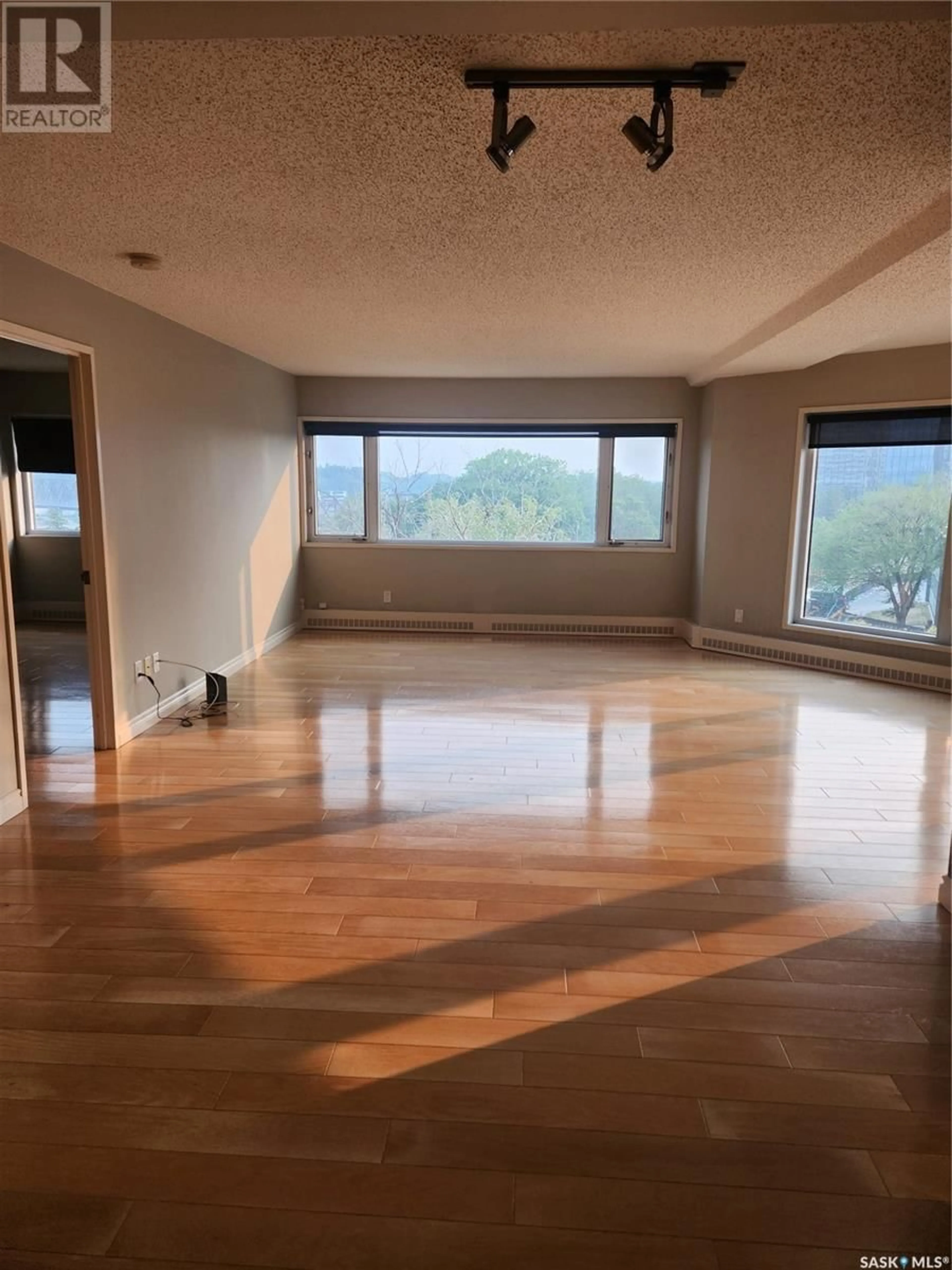 A pic of a room for 424 - 570 SPADINA CRESCENT, Saskatoon Saskatchewan S7K6X7