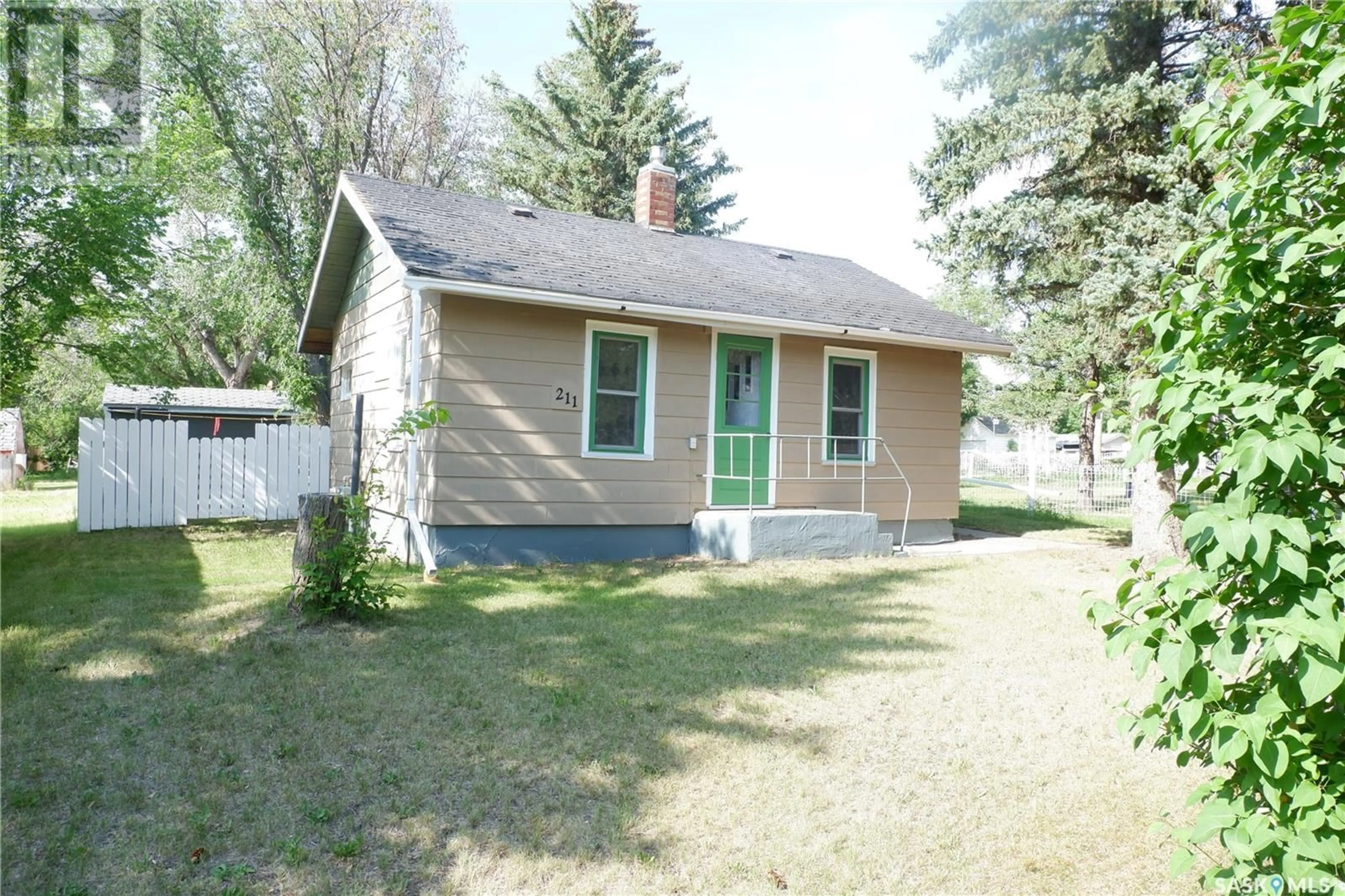 Unknown for 211 2ND AVE, Mossbank Saskatchewan S0H3G0