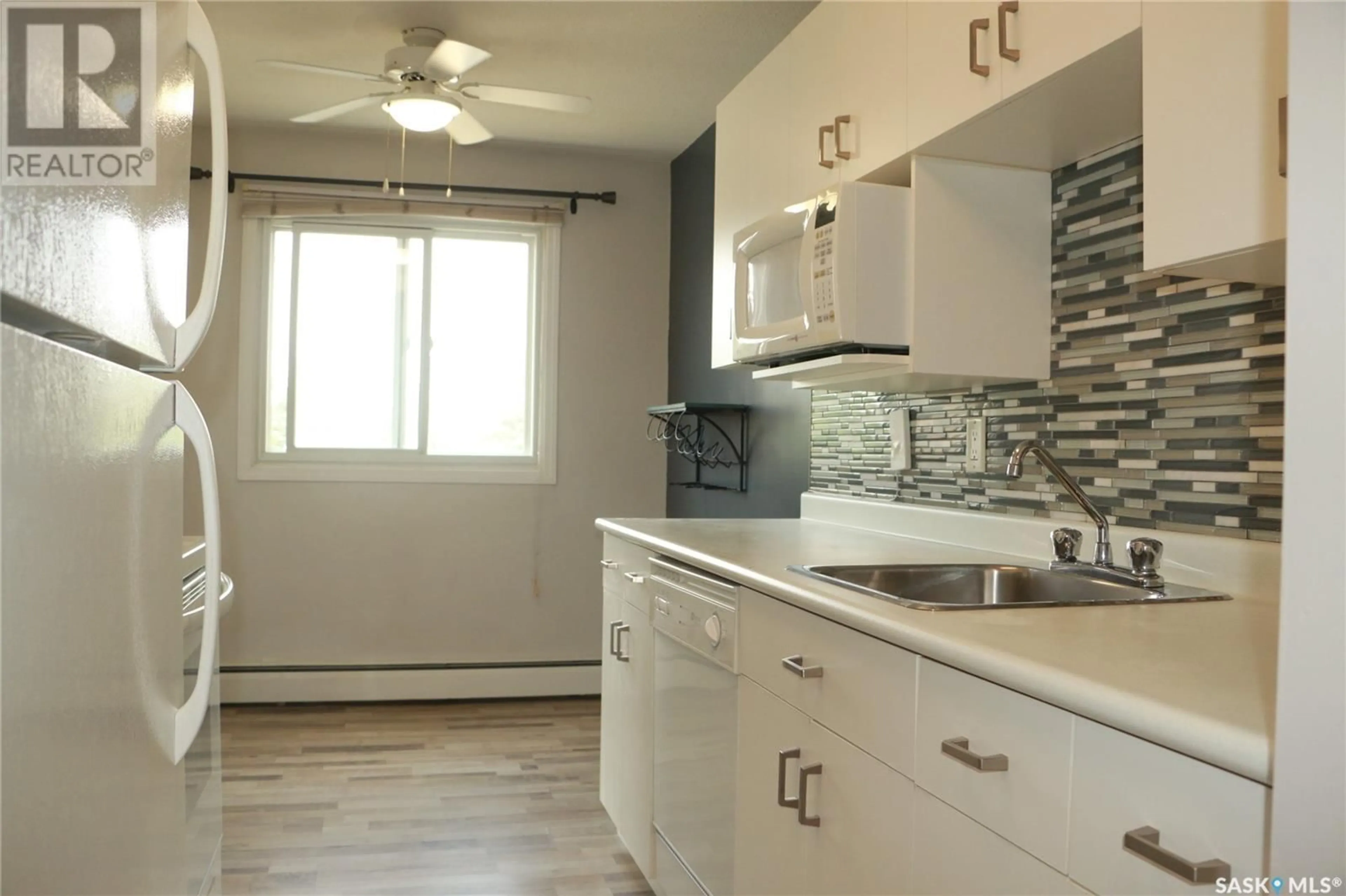 Standard kitchen, unknown for 24 - 3825 LUTHER PLACE, Saskatoon Saskatchewan S7H4B1