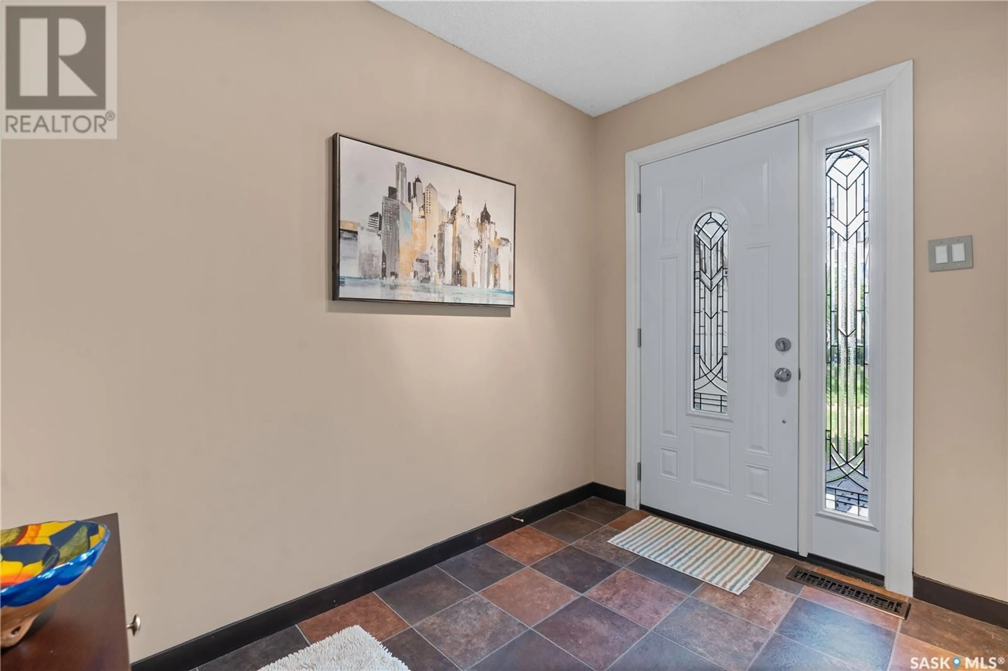 Indoor entryway for 5036 10TH AVENUE, Regina Saskatchewan S4T7P4
