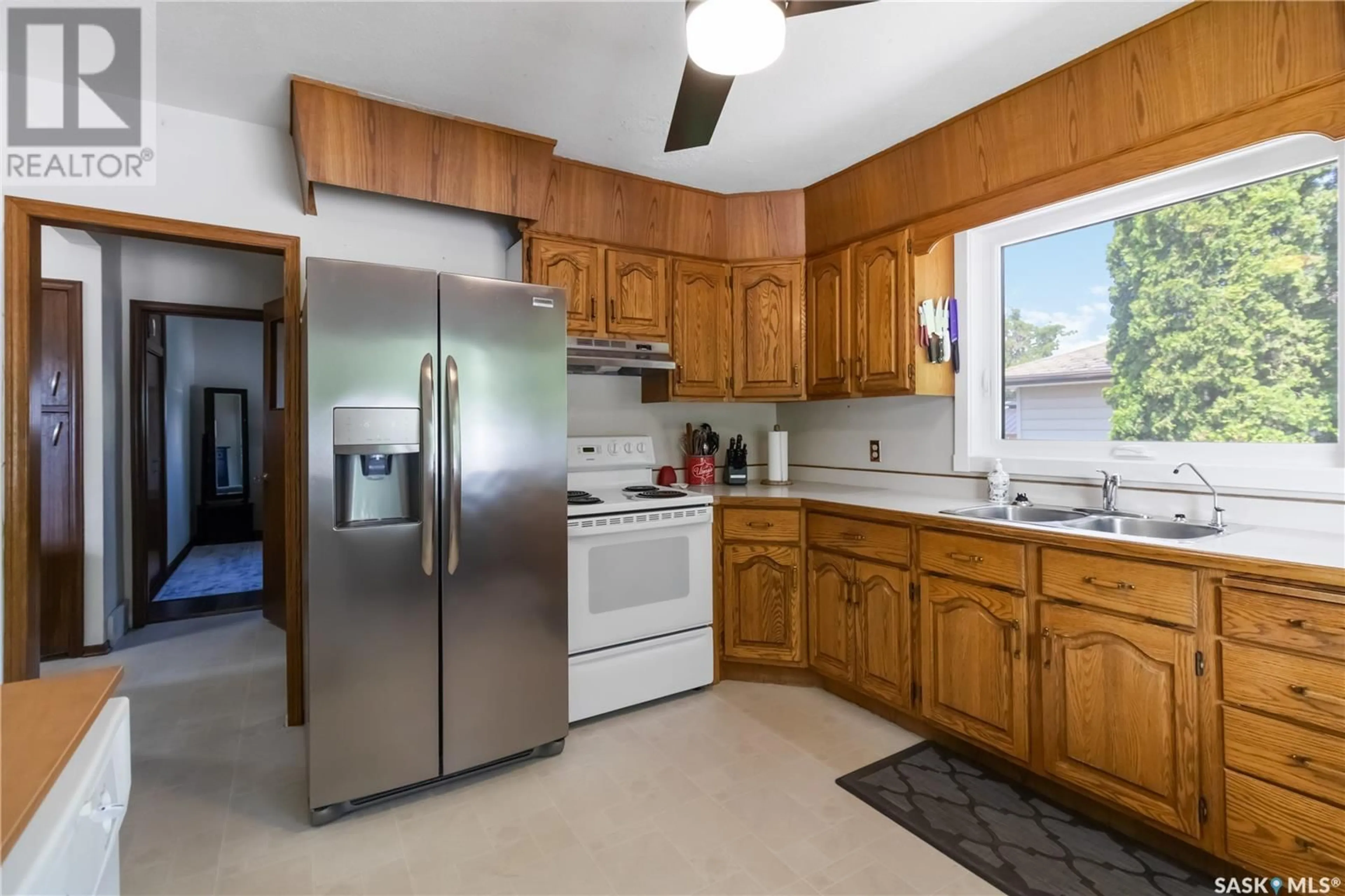 Standard kitchen, unknown for 413 Q AVENUE, Saskatoon Saskatchewan S7L2X9