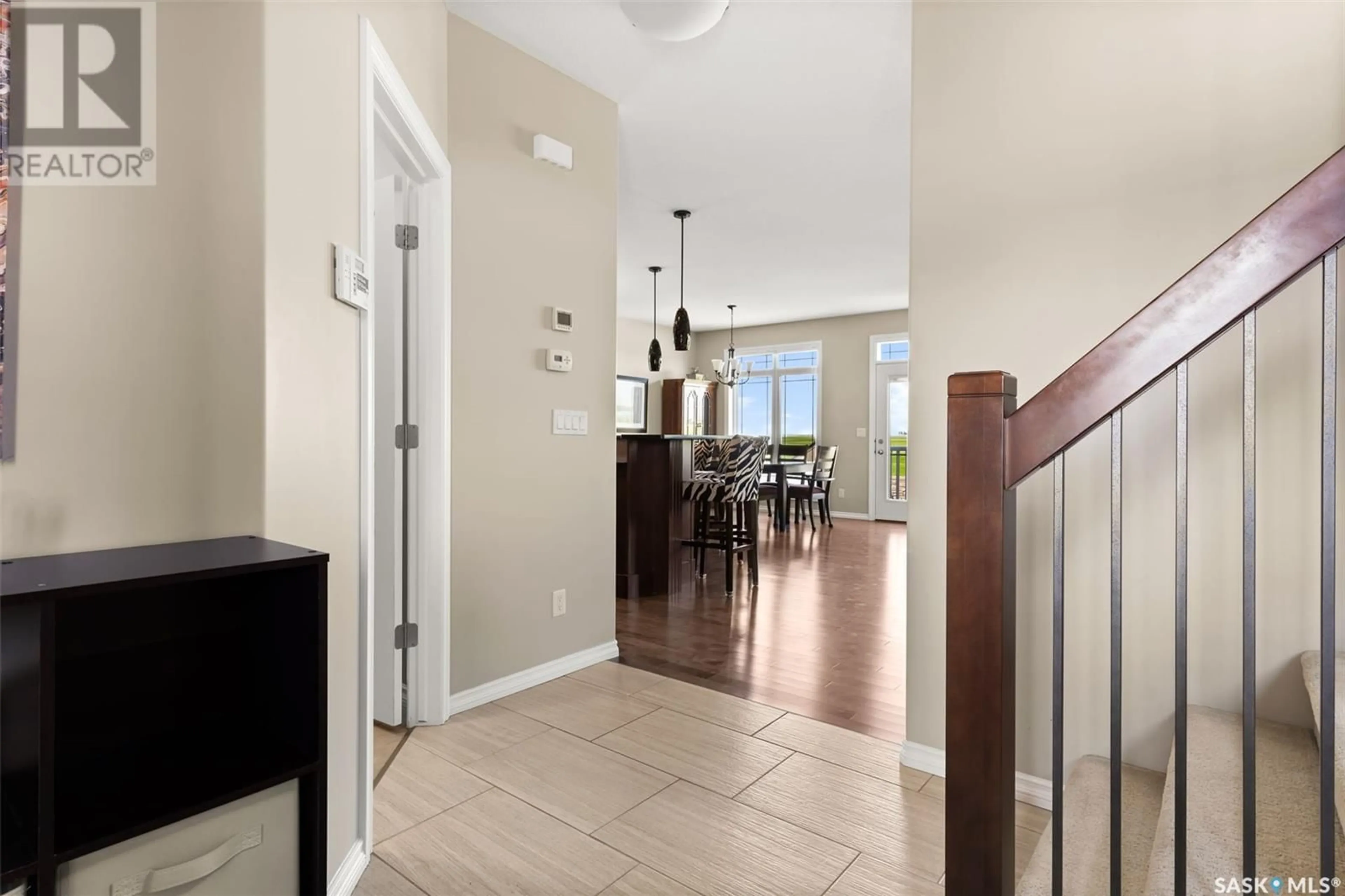 Indoor entryway for 6902 MAPLE VISTA DRIVE, Regina Saskatchewan S4X0J8