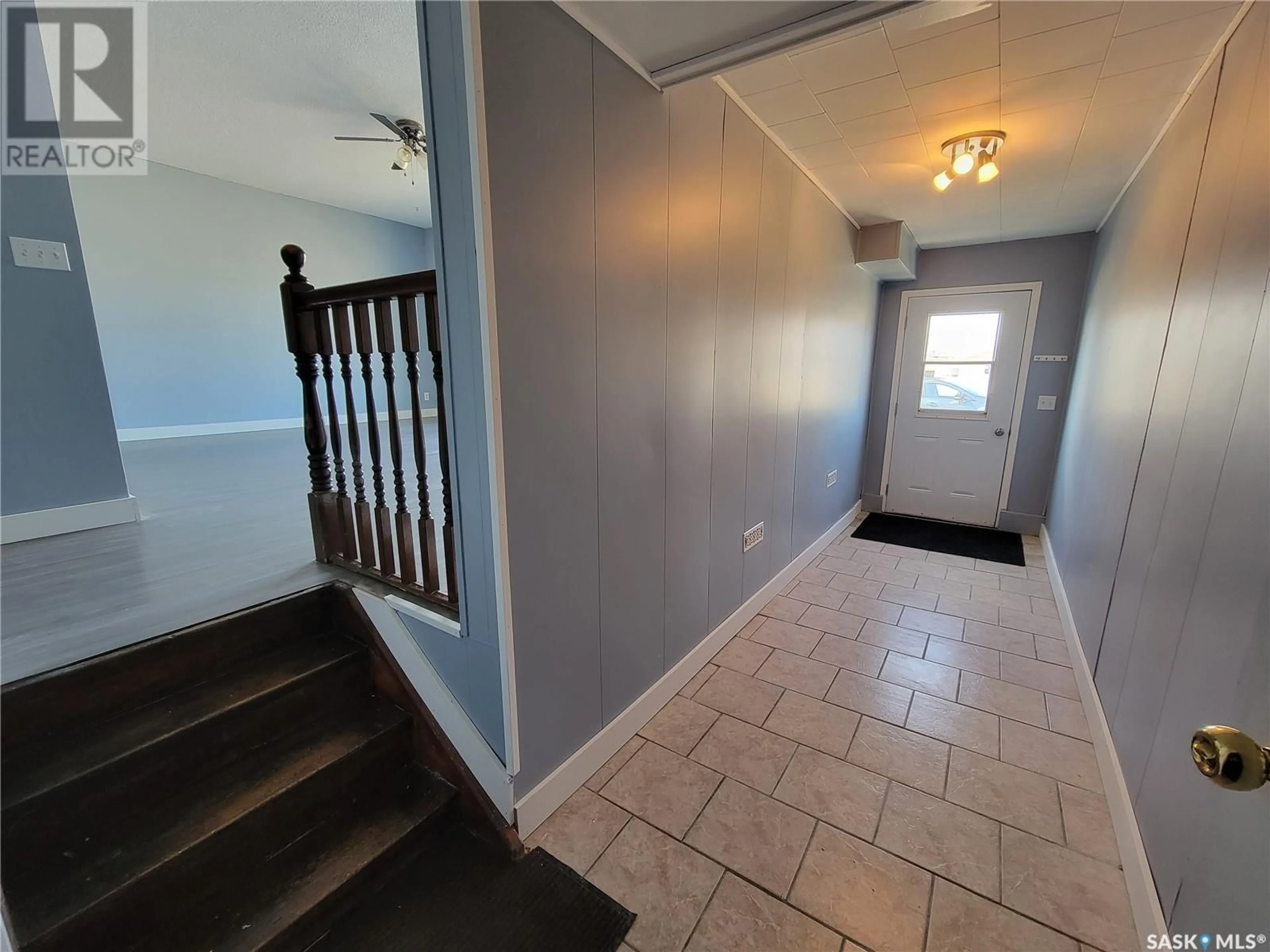 Indoor entryway for 4709 LEADER STREET, Macklin Saskatchewan S0L2C0