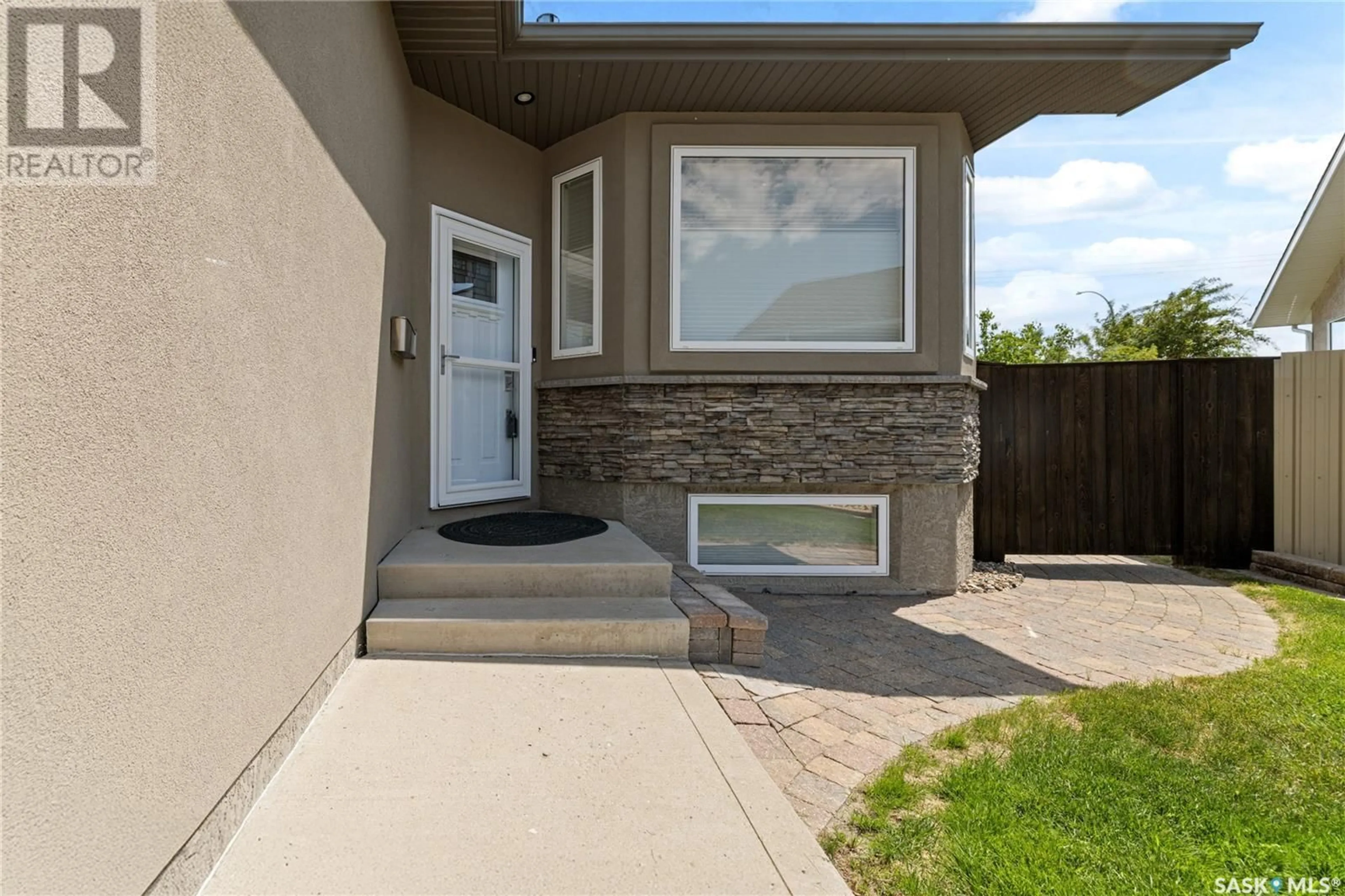 Unknown for E - 3935 FLICKER BAY, Regina Saskatchewan S4N7P5
