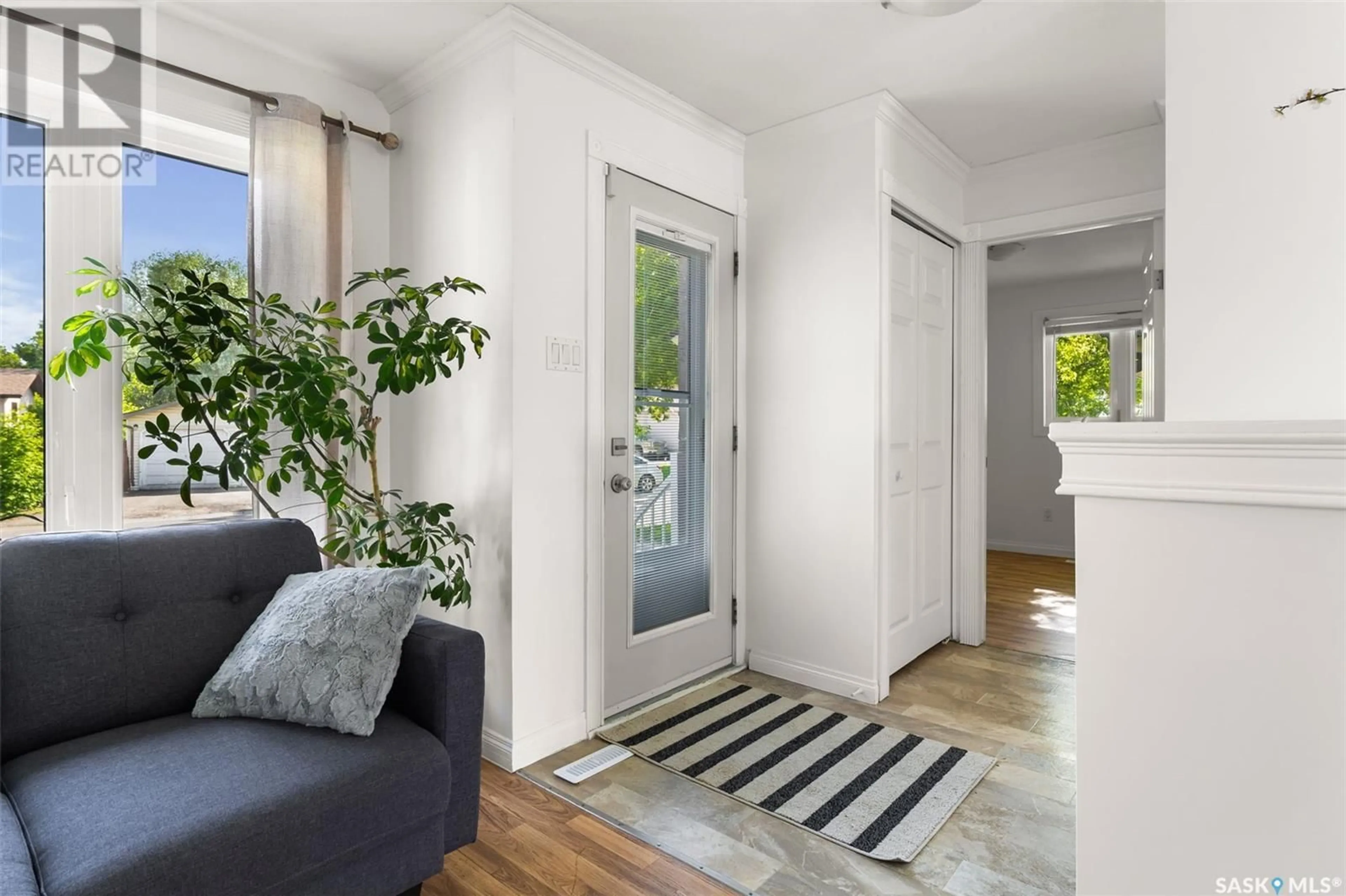Indoor entryway for 7206 BEAMISH DRIVE, Regina Saskatchewan S4X2M2