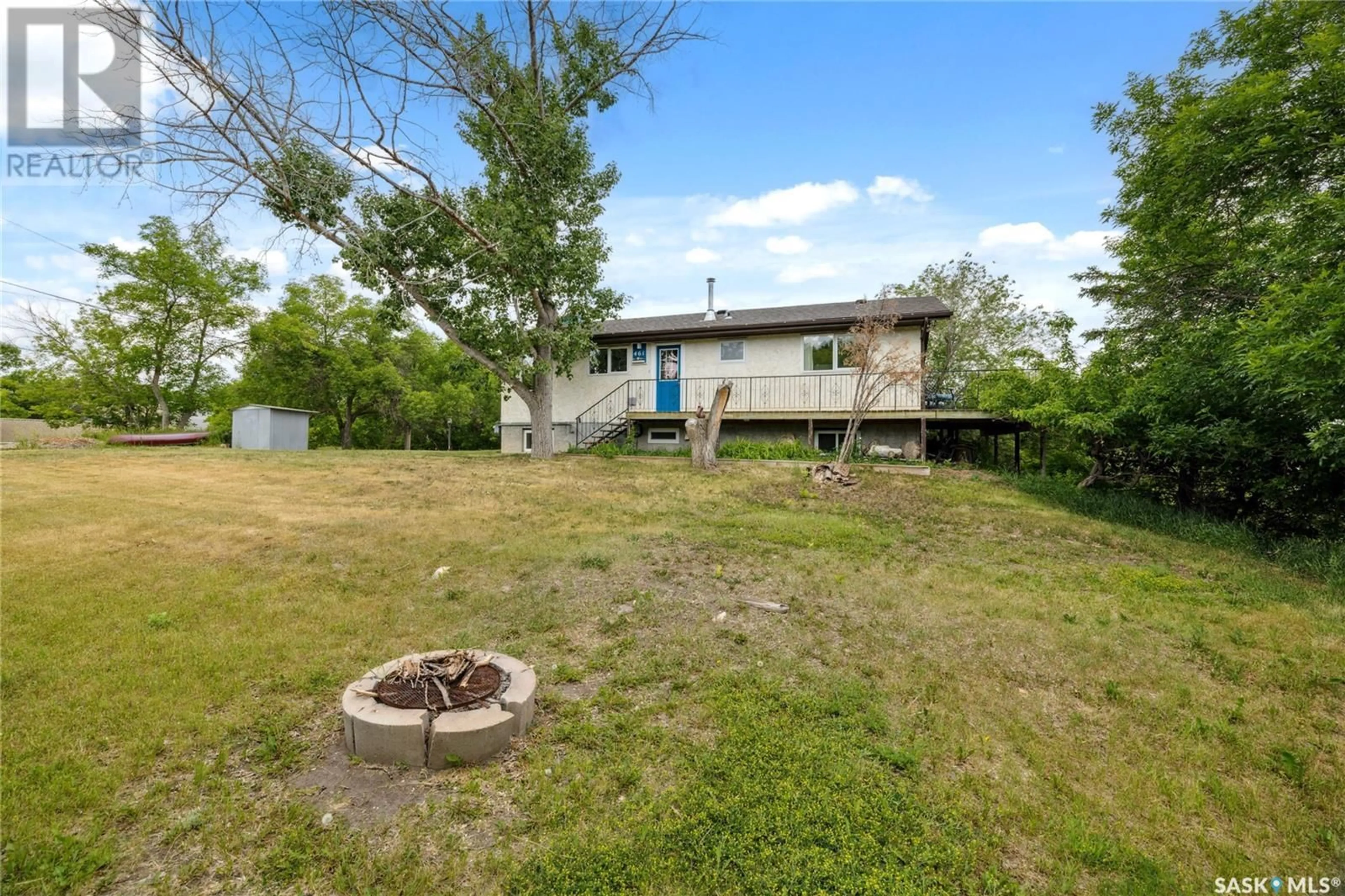 Patio, unknown for 461 13TH STREET, Regina Beach Saskatchewan S0G4C0