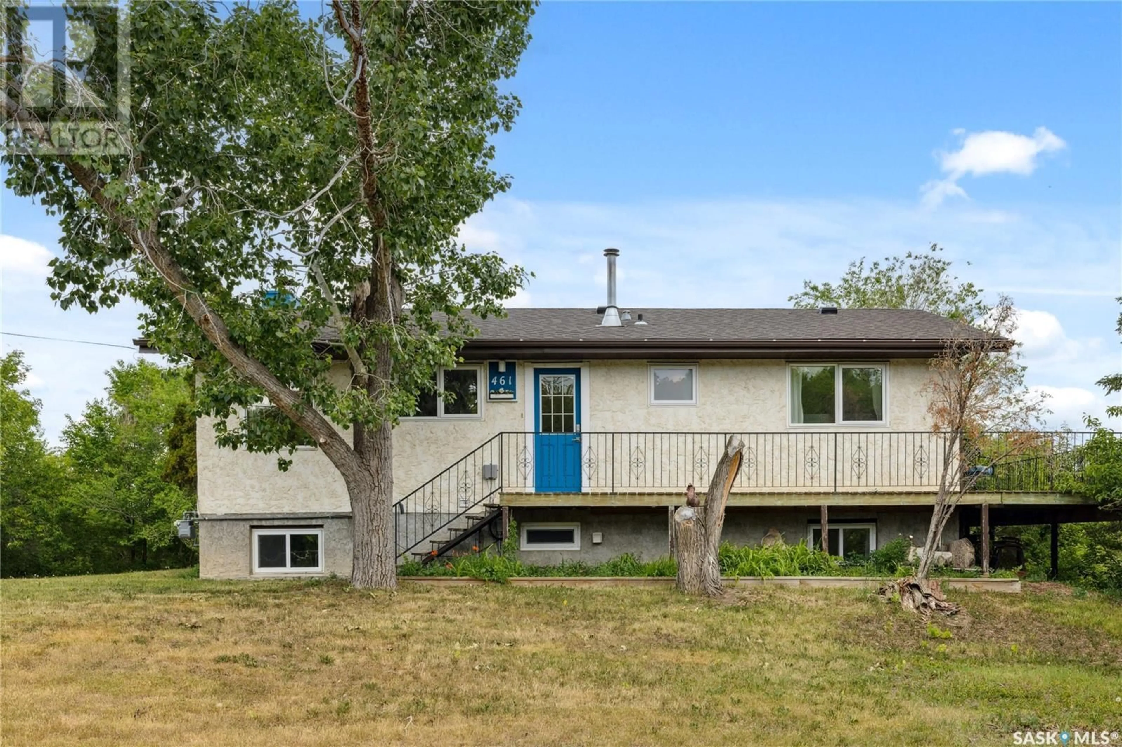 Home with vinyl exterior material, unknown for 461 13TH STREET, Regina Beach Saskatchewan S0G4C0