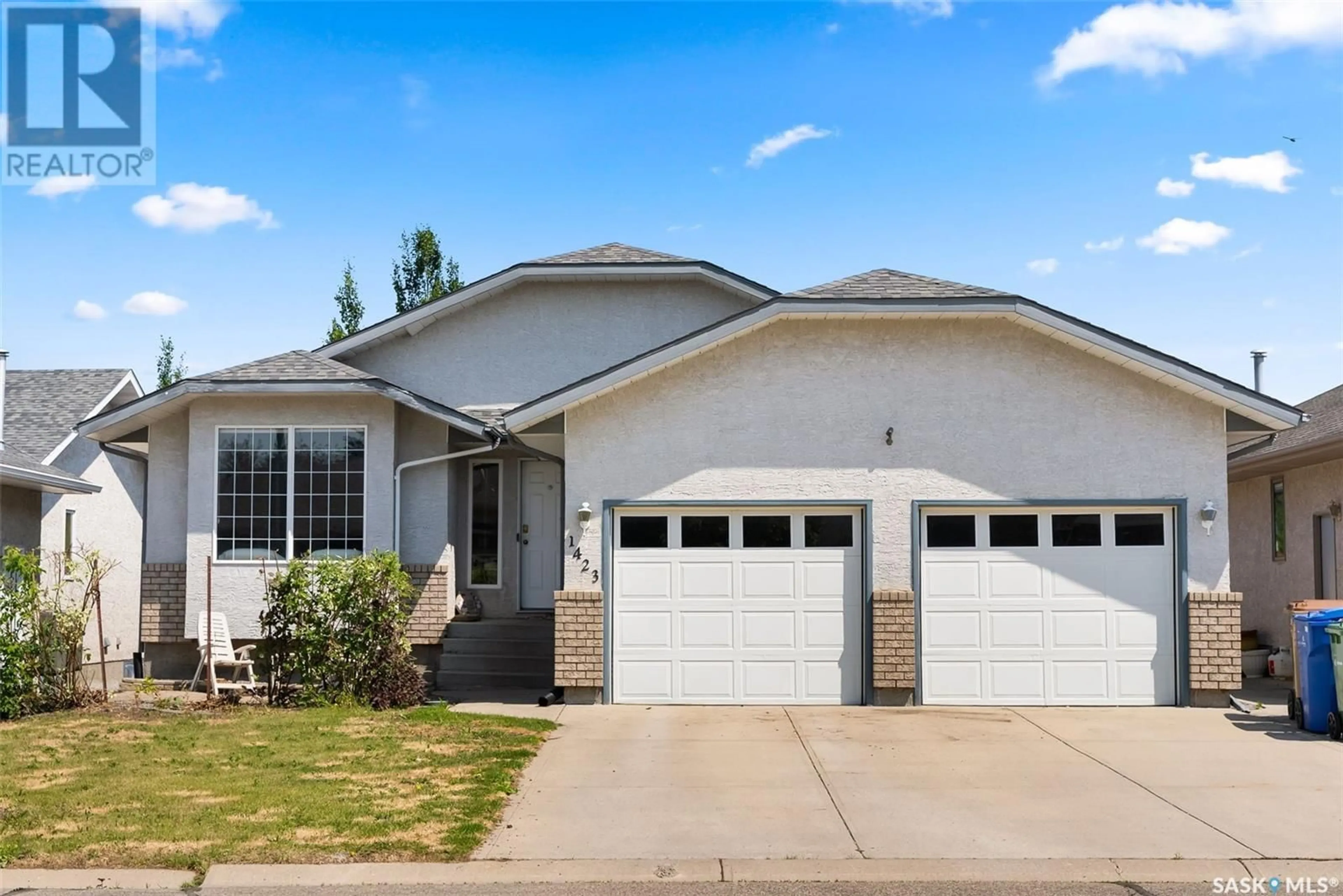 Home with vinyl exterior material, street for 1423 BENJAMIN CRESCENT, Regina Saskatchewan S4X4L3