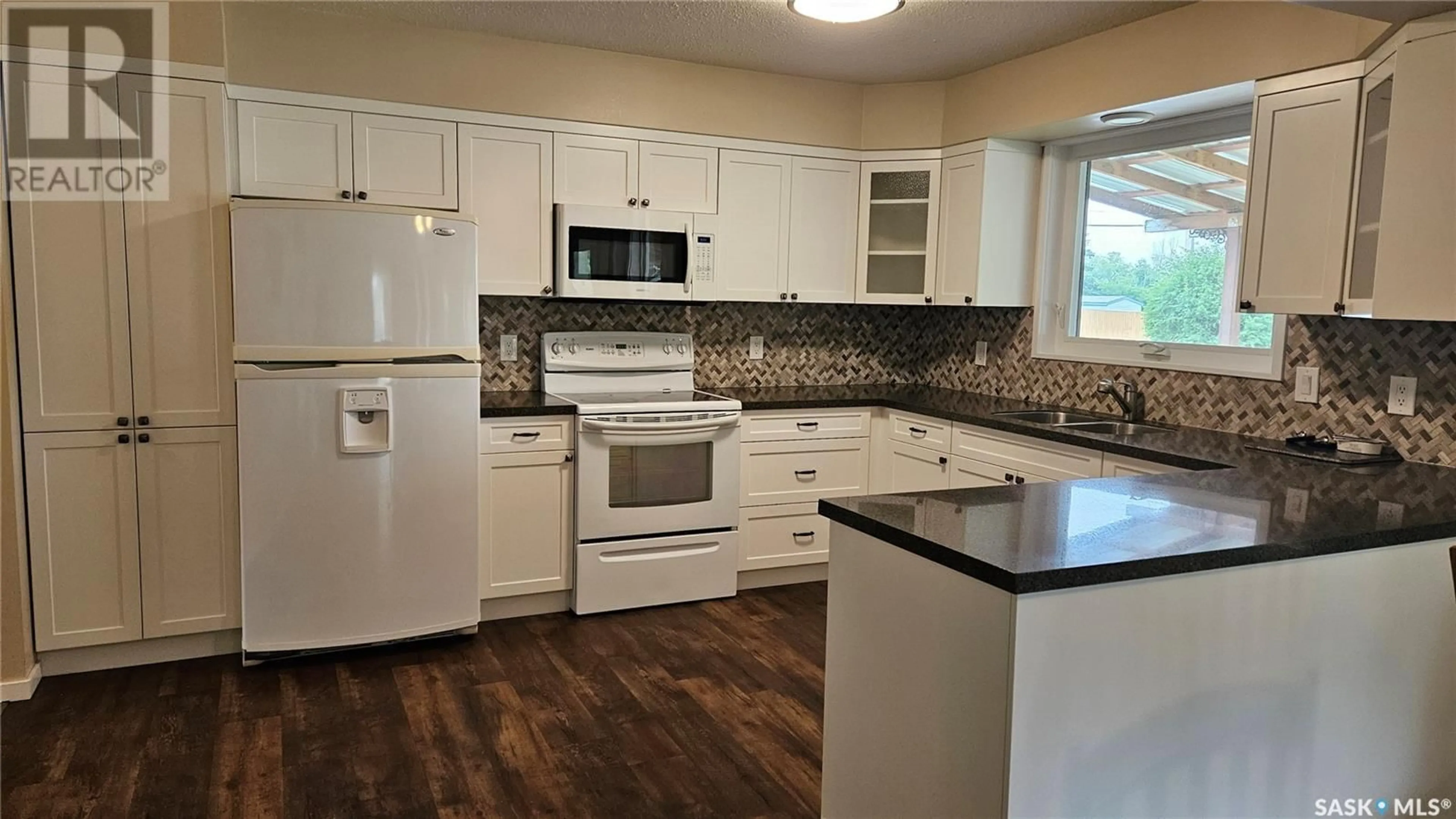 Standard kitchen, unknown for 618 2ND AVENUE, Cudworth Saskatchewan S0K1B0
