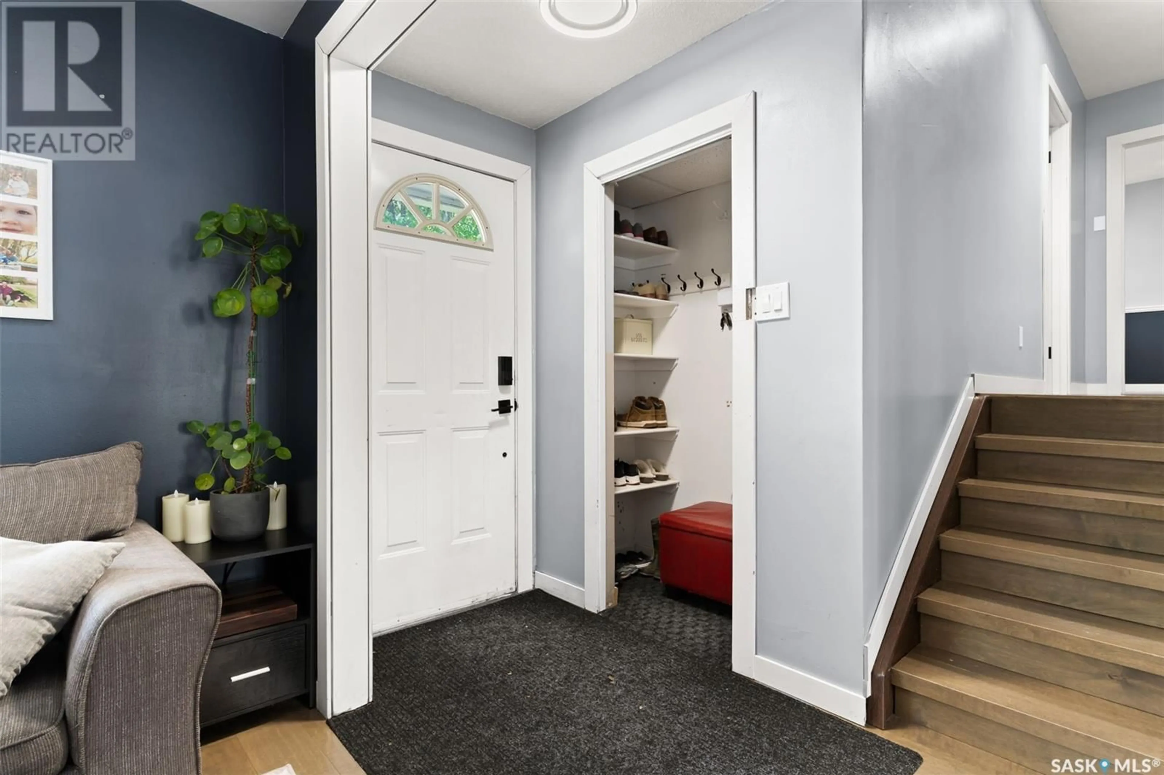 Indoor entryway for 1444 SHANNON ROAD, Regina Saskatchewan S4S5L5